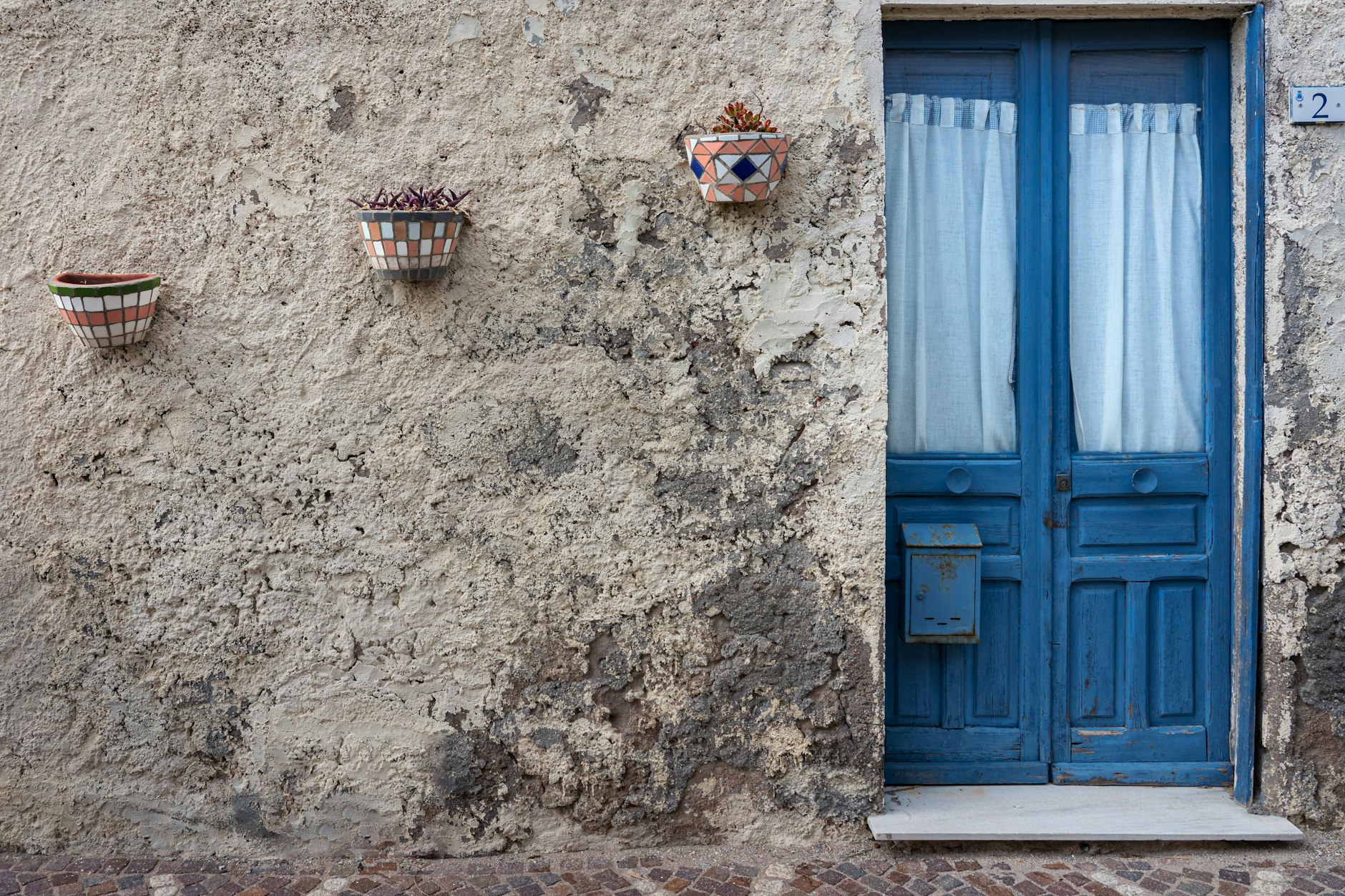Nachbarn waren auf Verwesungsgeruch aufmerksam geworden, der aus der Wohnung strömte.