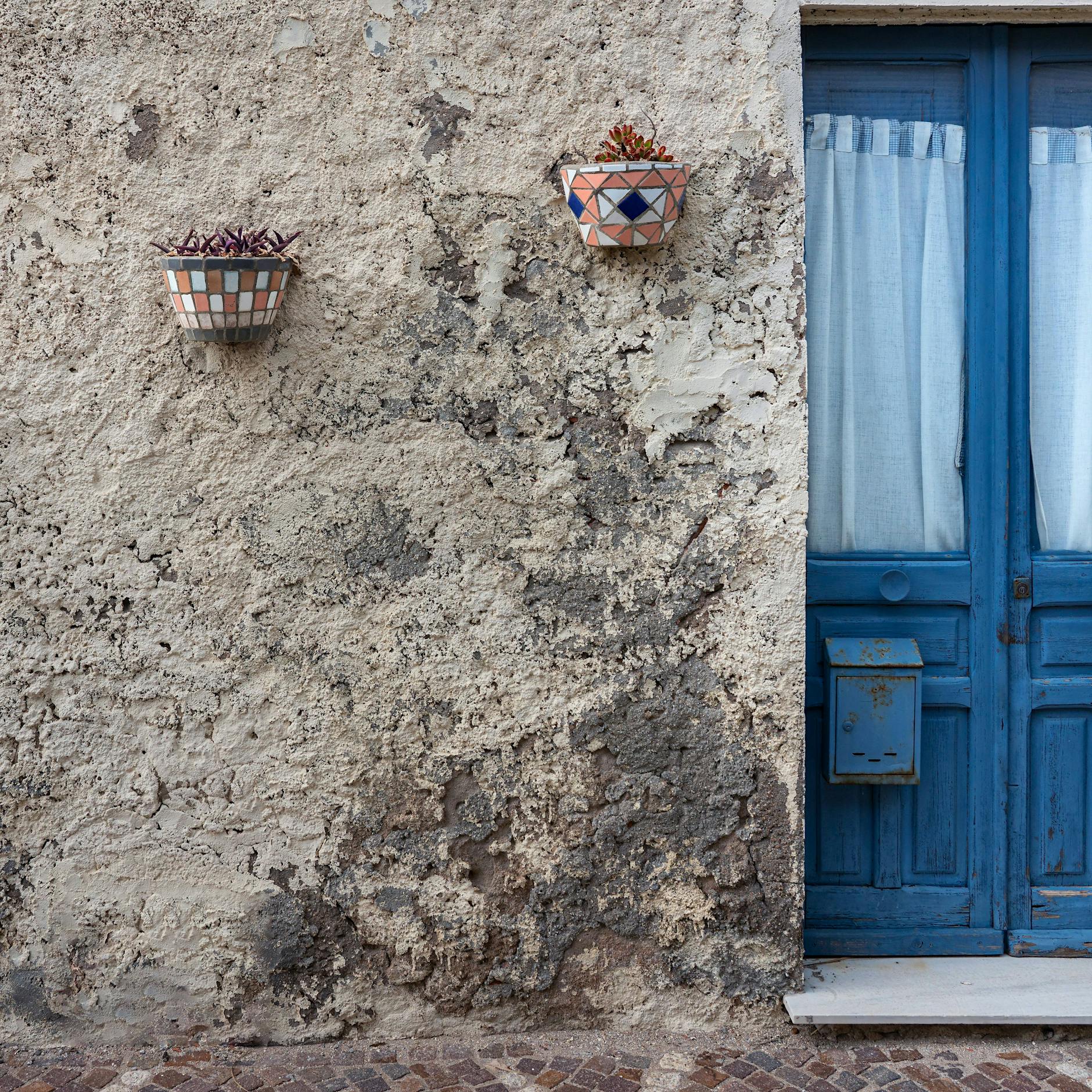 Einen Monat tot in seiner Wohnung: Leiche von deutschem Rentner am Weihnachtstag gefunden!