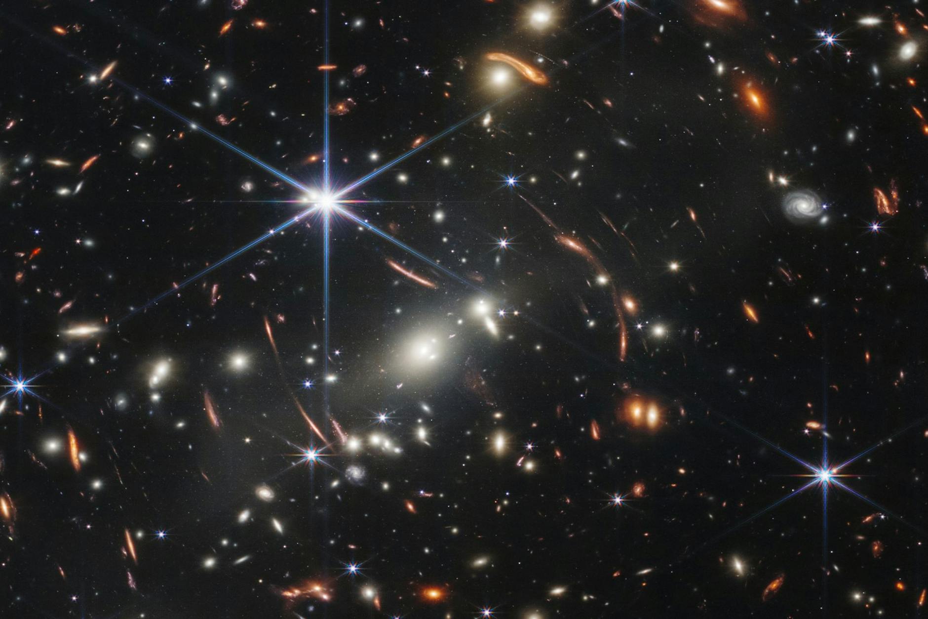Das Webb-Teleskop lieferte das bisher tiefste und schärfste Bild des Universums mit unzähligen Galaxien.