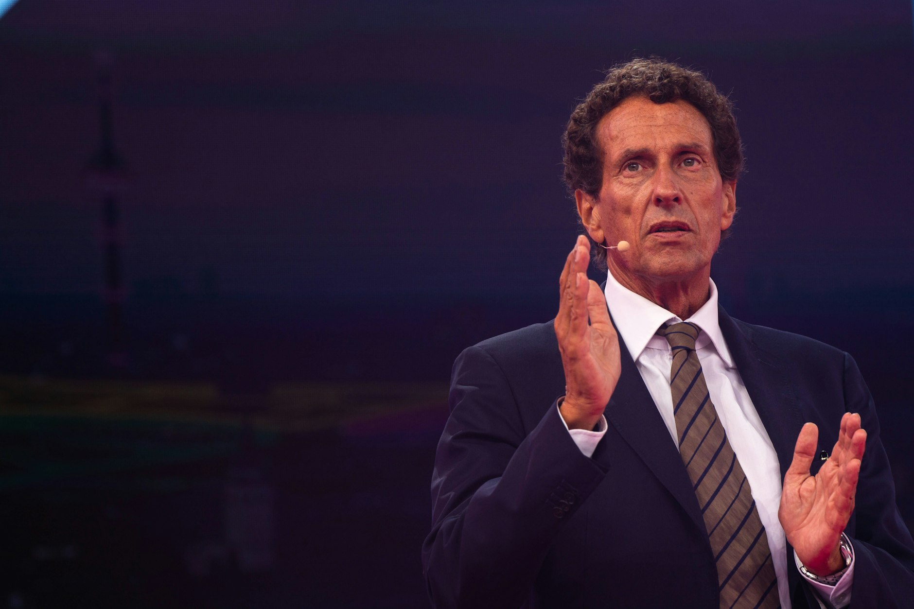 Julian Nida-Rümelin&nbsp;bei einer Podiumsdiskussion