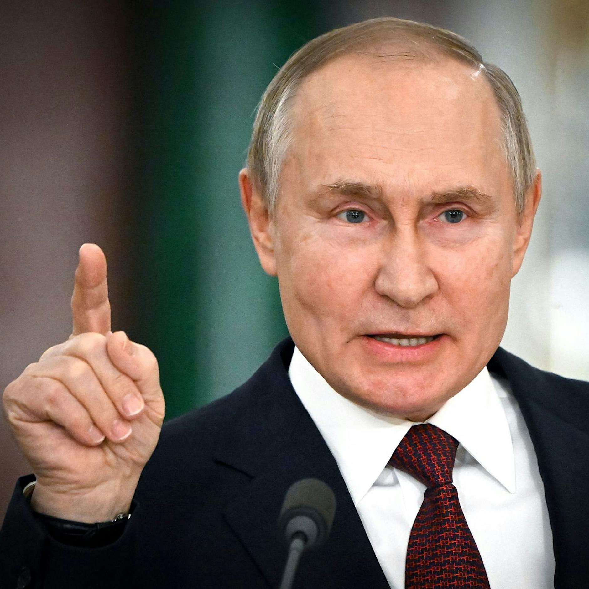 Wladimir Putin: Der Mann am langen Tisch – Psychogramm des Kreml-Herrschers