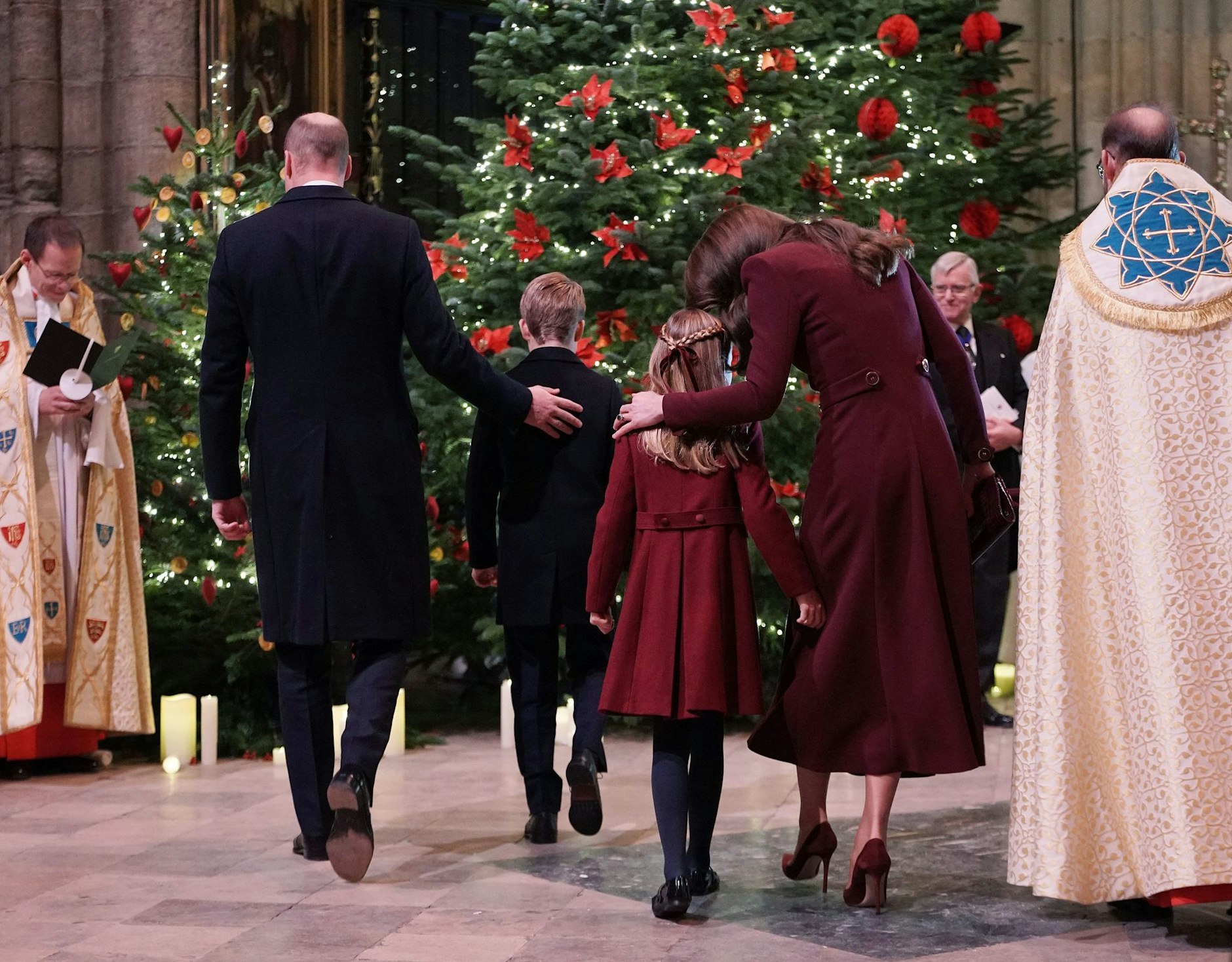Prinz William (l-r), Prinz George, Prinzessin Charlotte und Prinzessin Kate feiern einen Weihnachtsgottesdienst in der Westminster Abbey (Mitte Dezember).  