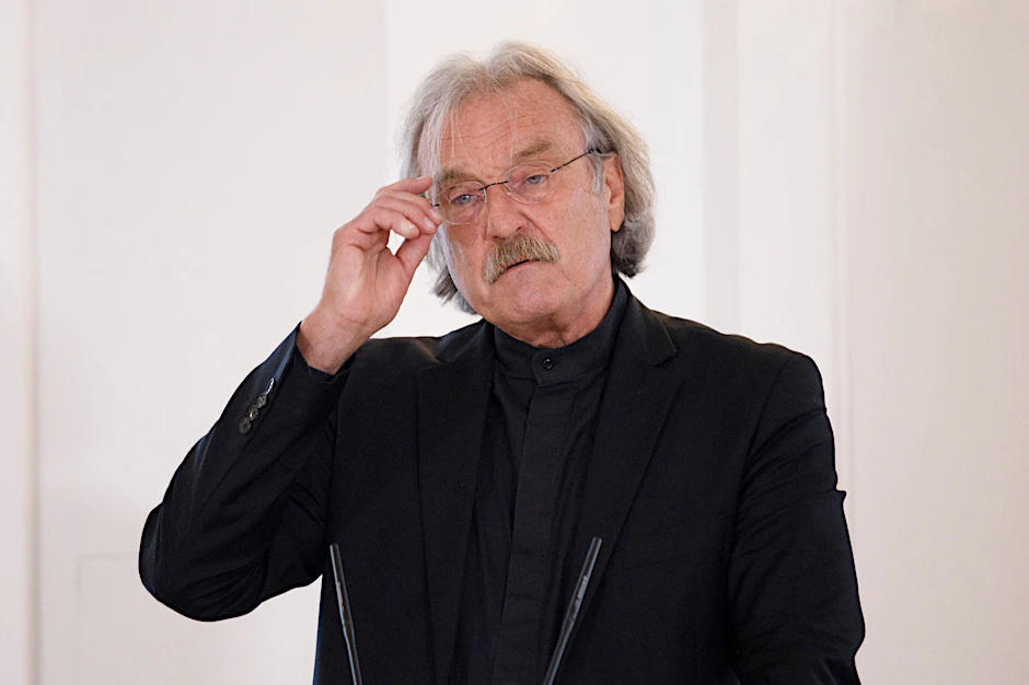 „Unter einem Zuckerhimmel“: Gedichte von Christoph Ransmayr