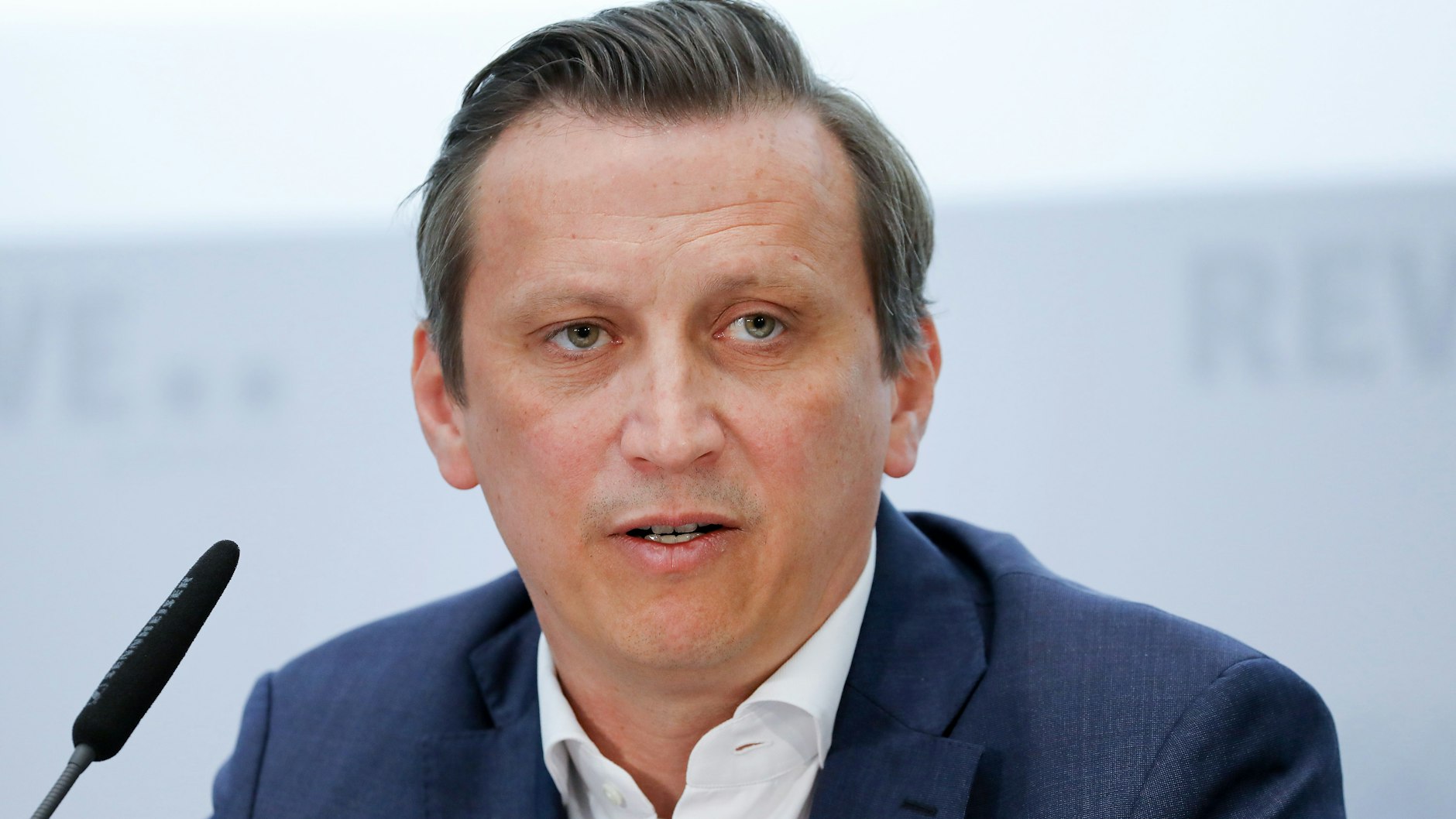 Rewe-Chef Lionel Souque will die Preise nicht so stark erhöhen, wie die Industrie es ihm aufdrängt.