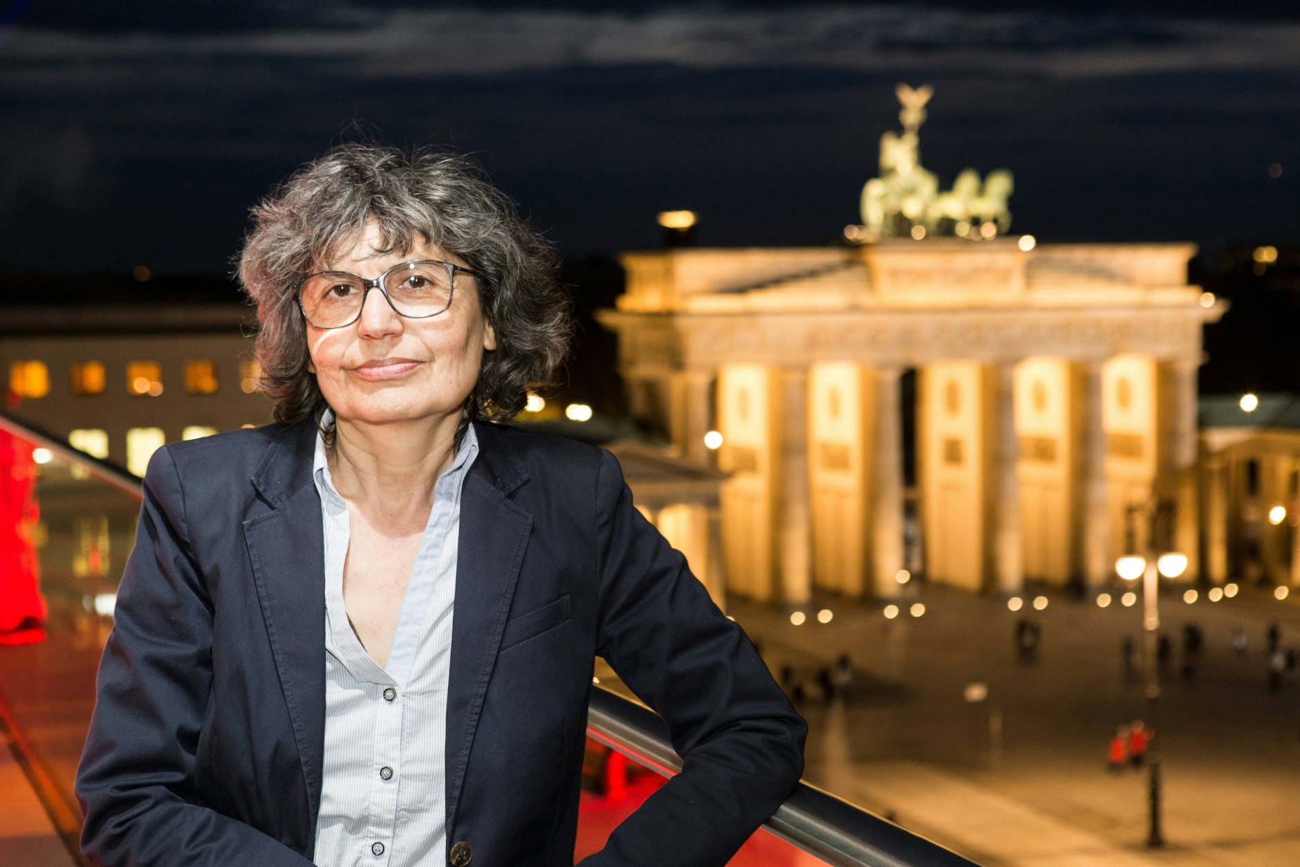 Cécile Wajsbrot auf der Terrasse der Akademie der Künste am Pariser Platz