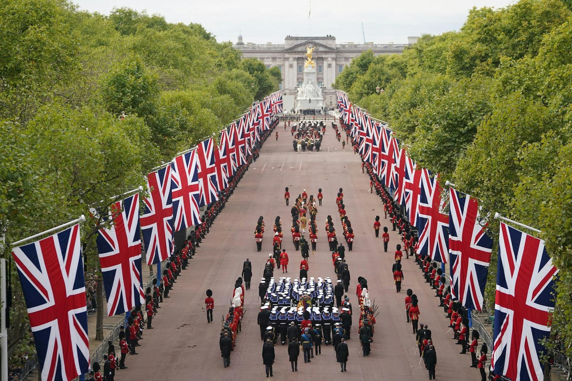 ARCHIV - Im September nahmen Großbritannien und die Welt Abschied von Queen Elizabeth II.