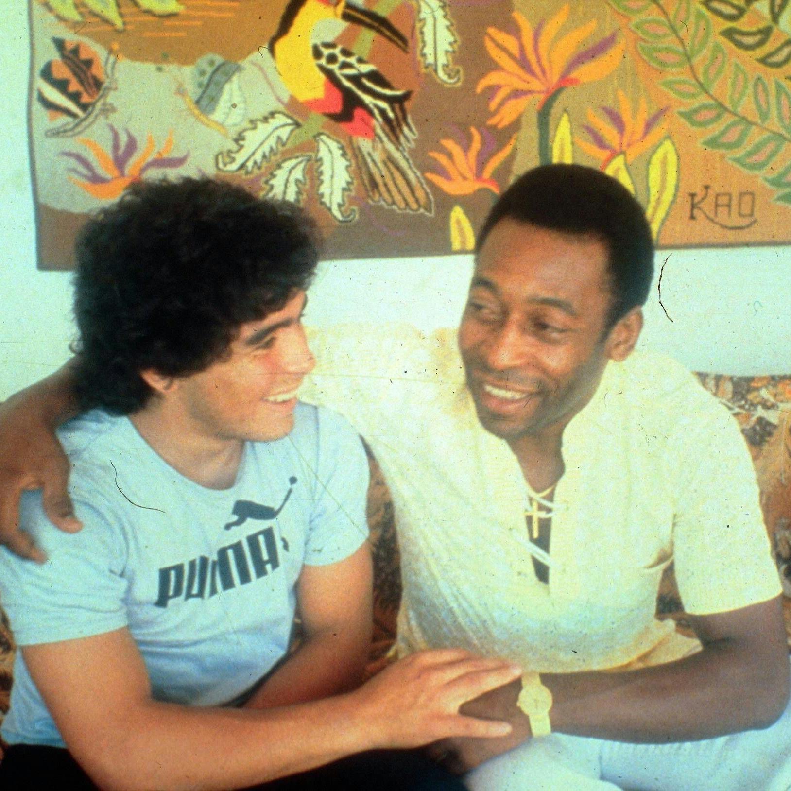 Zwei Giganten unter sich: Pele und Maradona, der vor zwei Jahren starb.
