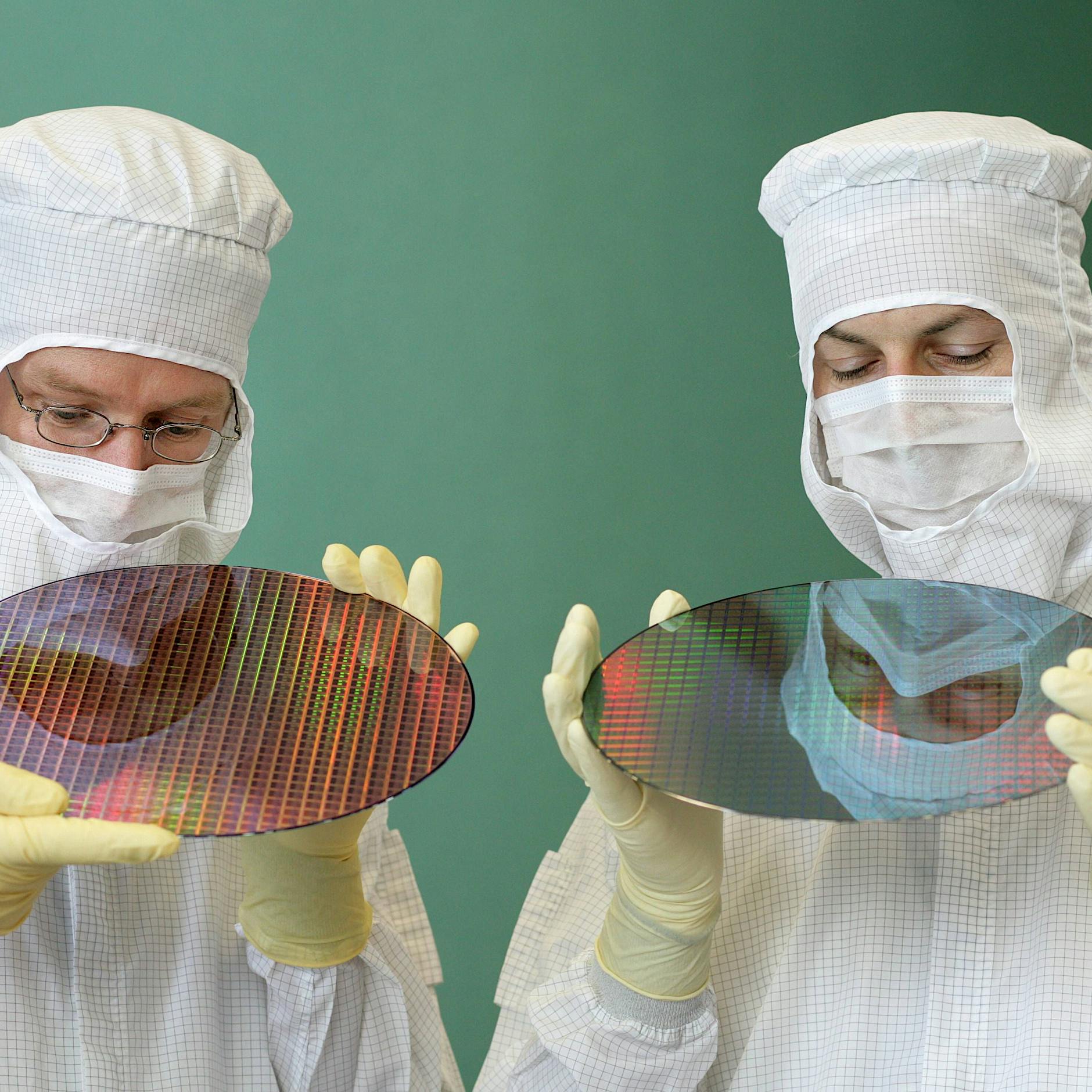 Impfen, bargeldlos bezahlen, digital denken: Die deutsche Angst vor Technologie