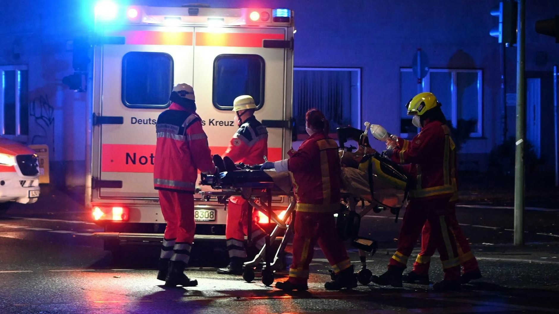 Silvester in Berlin Berliner Feuerwehr zu Neujahr mit 1700 Einsätzen