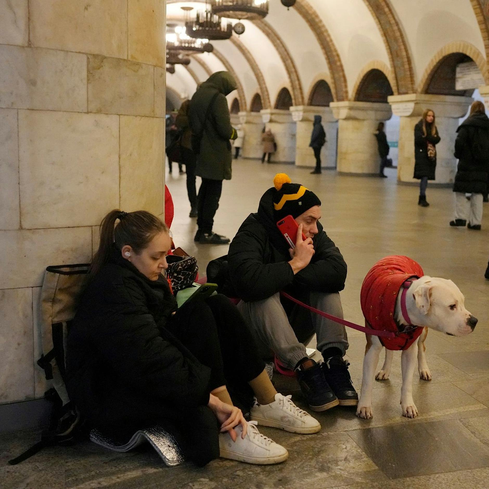Massive Explosionen, Tote! Russen feiern Bomben auf Ukraine als „Neujahrsgrüße“