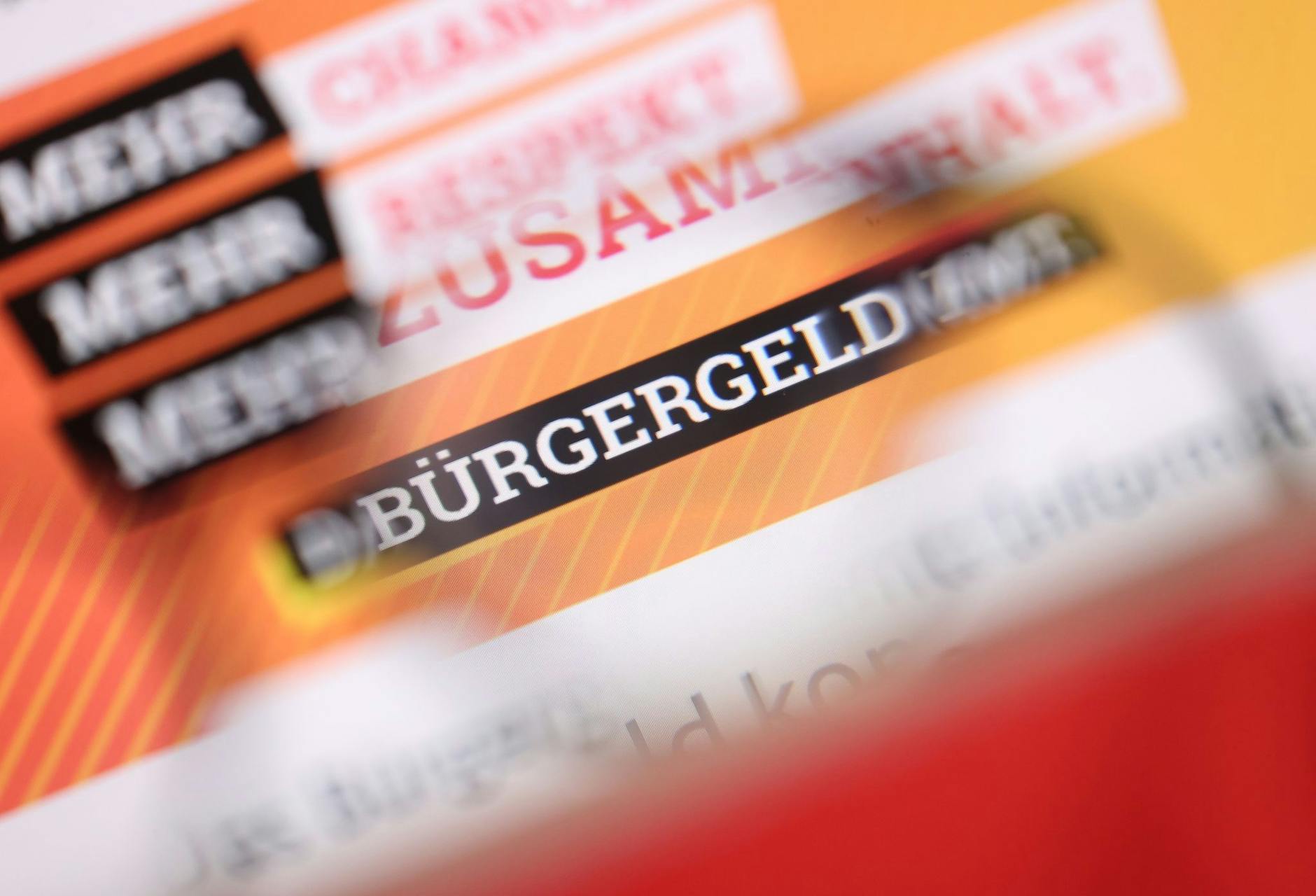 ARCHIV - Zum Jahreswechsel soll das Bürgergeld Hartz IV ablösen. tration