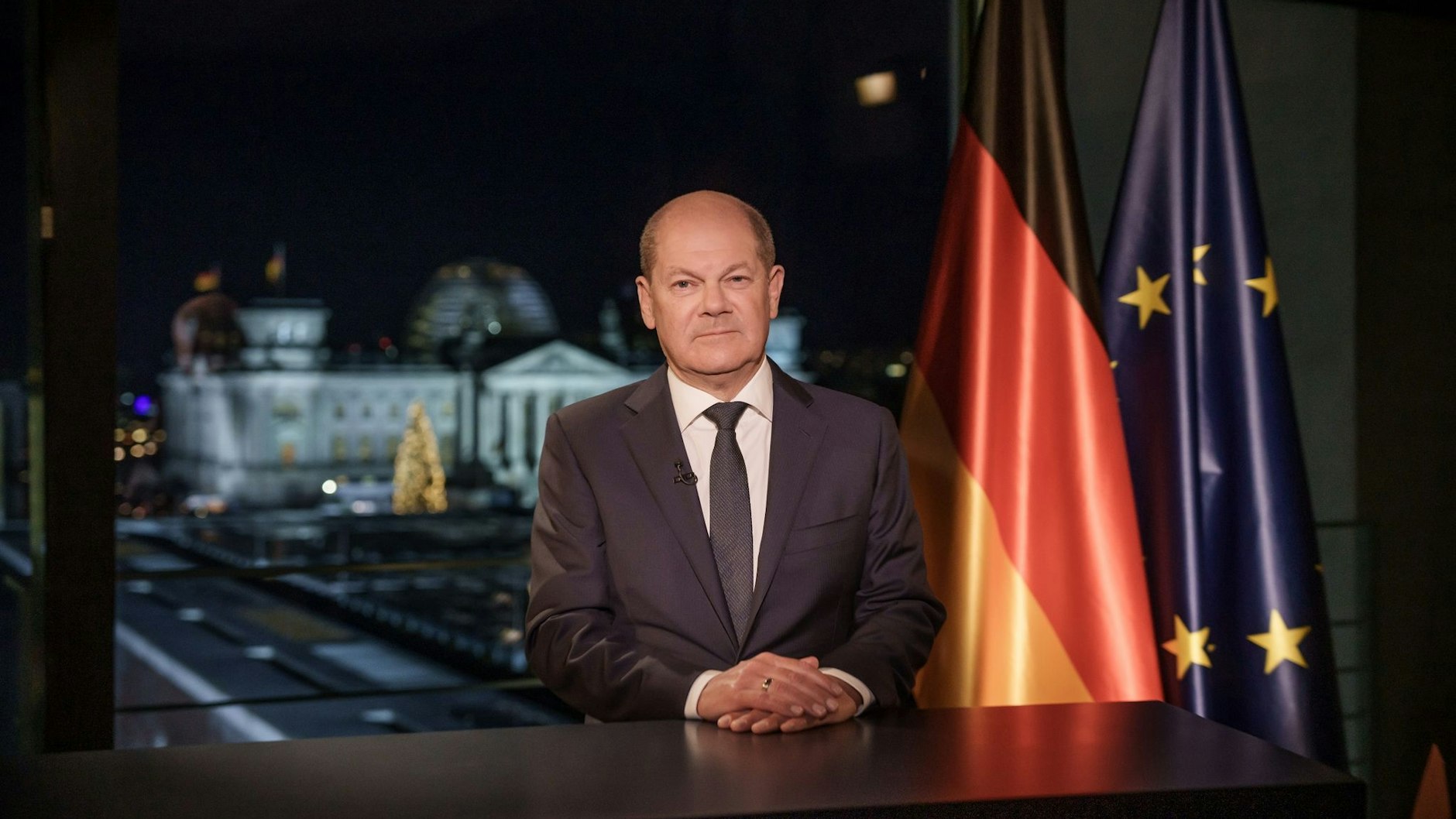 Kanzler Olaf Scholz bei der Neujahrsansprache im Kanzleramt.