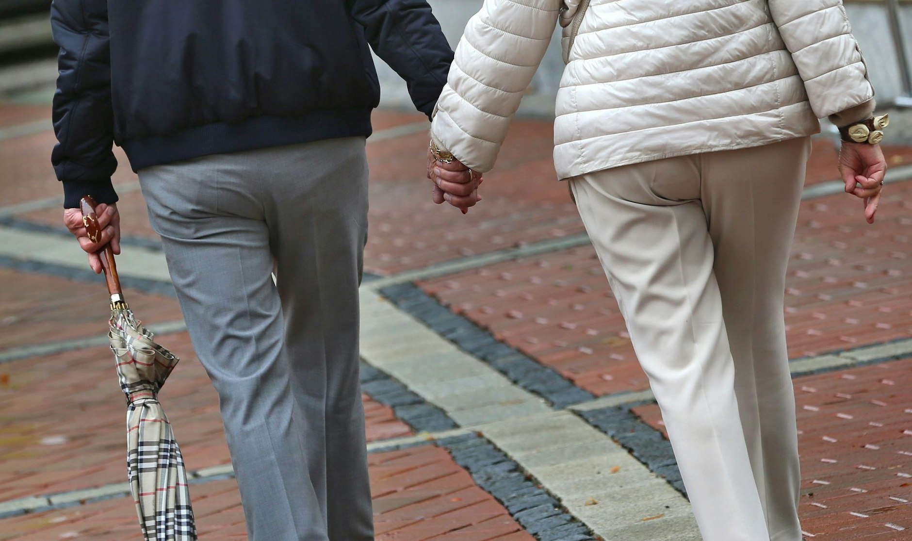 ARCHIV - Im kommenden Jahr geht es um zukunftsweisende Fragen für die Rente.  tration