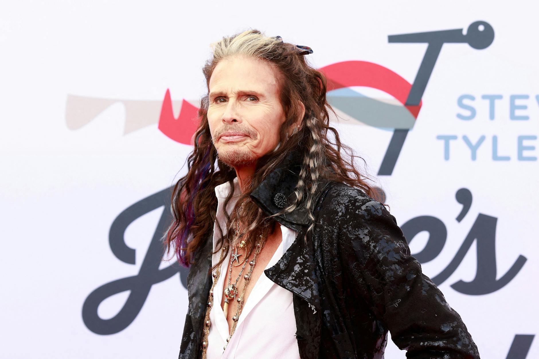 Aerosmith-Frontmann Steven Tyler ist heute 74 Jahre alt.