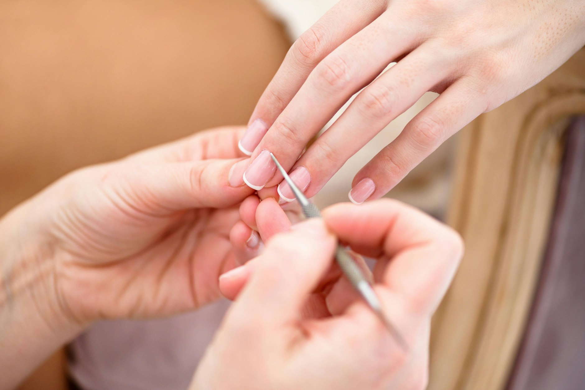 Form, Farbe und Beschaffenheit der Fingernägel geben Auskunft über Ihren Gesundheitszustand.