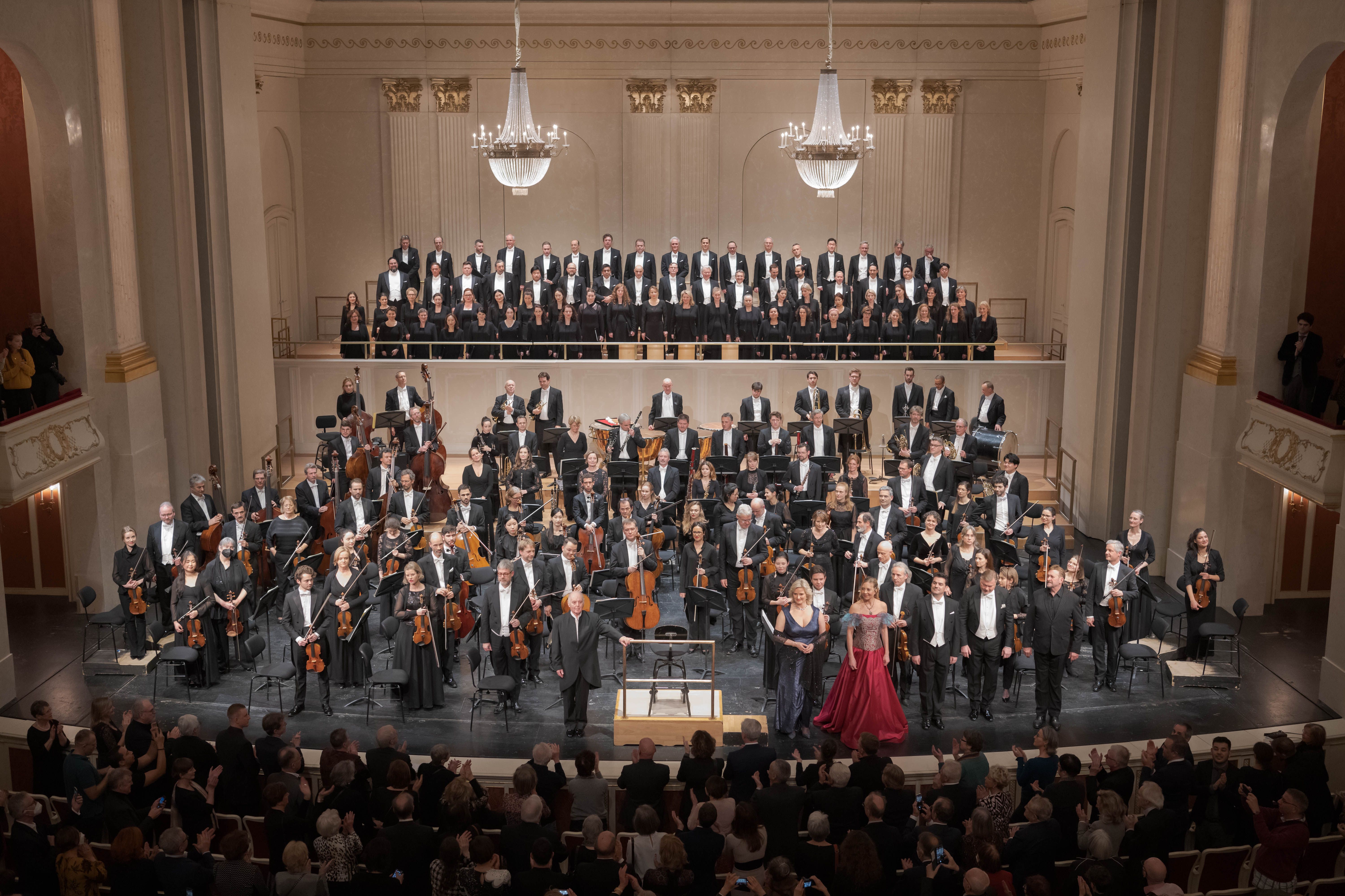 Neujahrskonzert: Daniel Barenboim Nach Langer Krankheit Wieder Am Pult ...