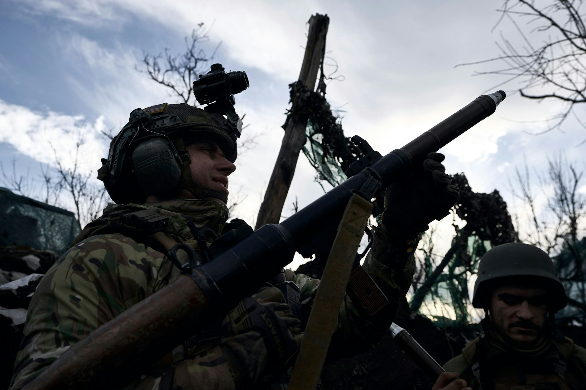 Ukrainische Soldaten gehen während der Kämpfe mit russischen Truppen in der Region Donezk in Stellung.&nbsp;