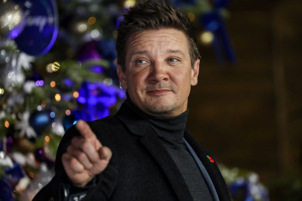 Hollywood-Star Jeremy Renner verletzt sich beim Schneeräumen