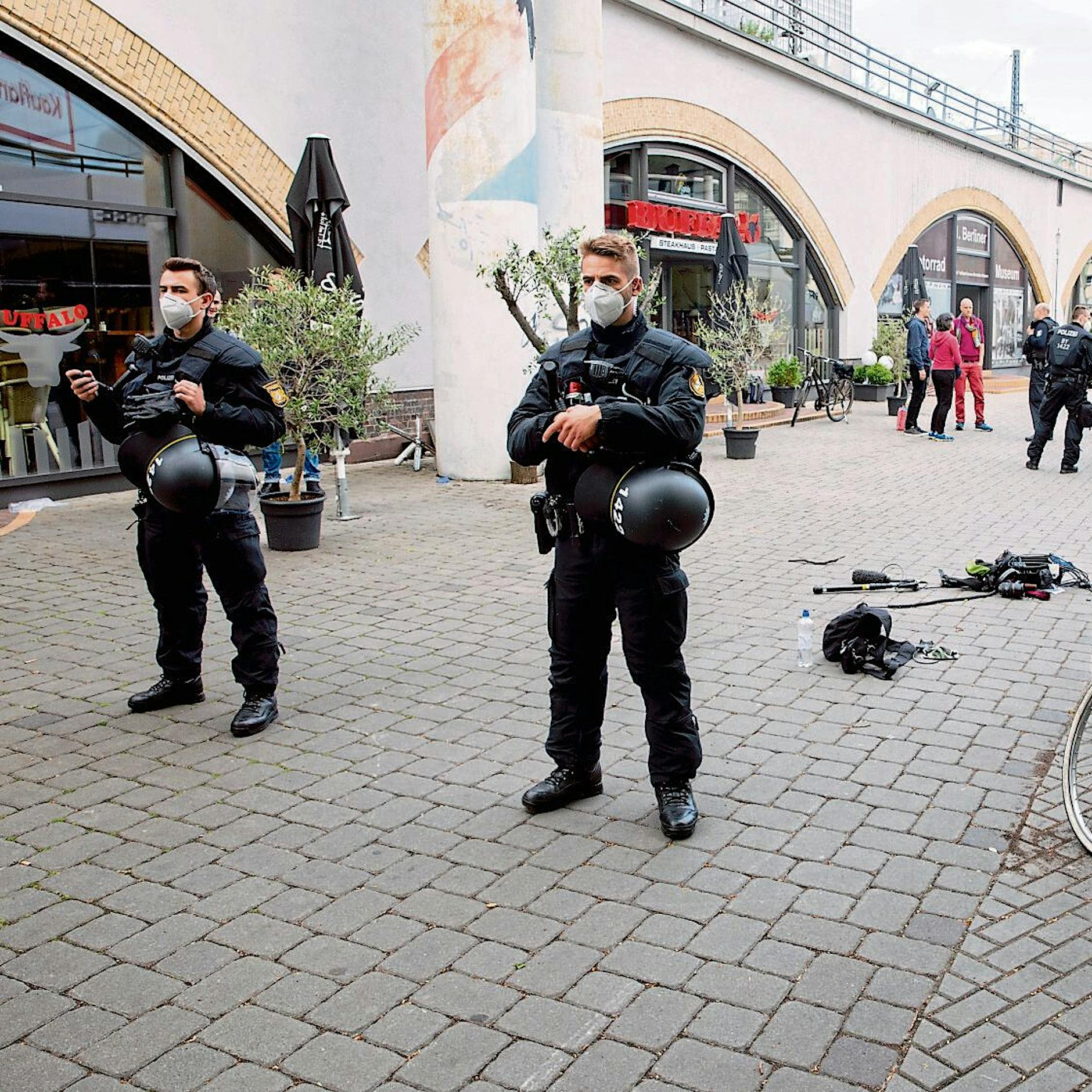 Angriff auf ZDF-Team: Drei Männer und eine Frau in Berlin angeklagt