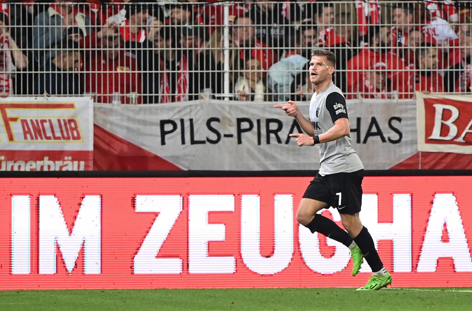 Image - Hertha BSC: Florian Niederlechner kommt, Davie Selke in Köln mit Kusshand begrüßt