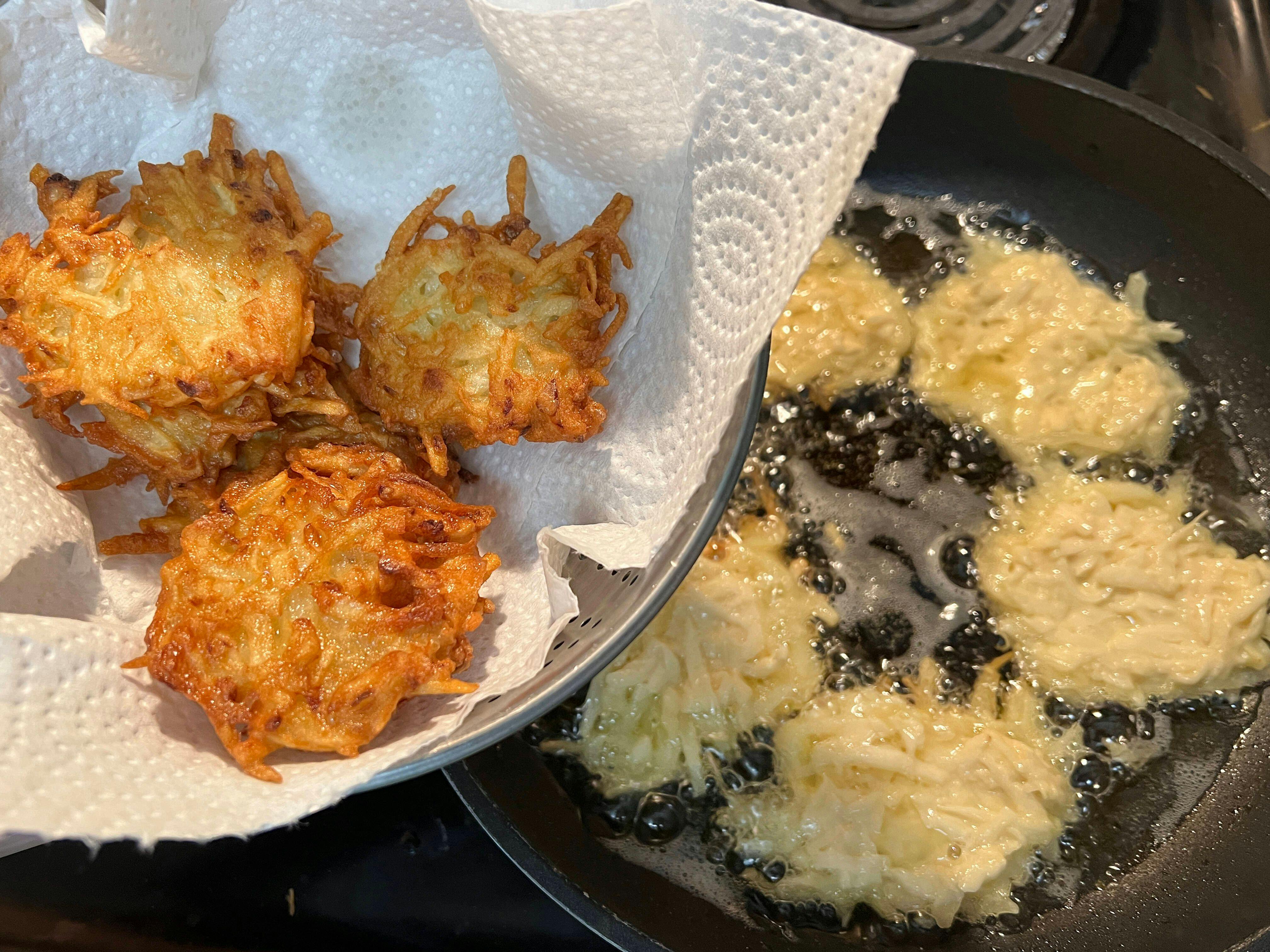 Süß oder herzhaft? So gelingen die besten Kartoffelpuffer