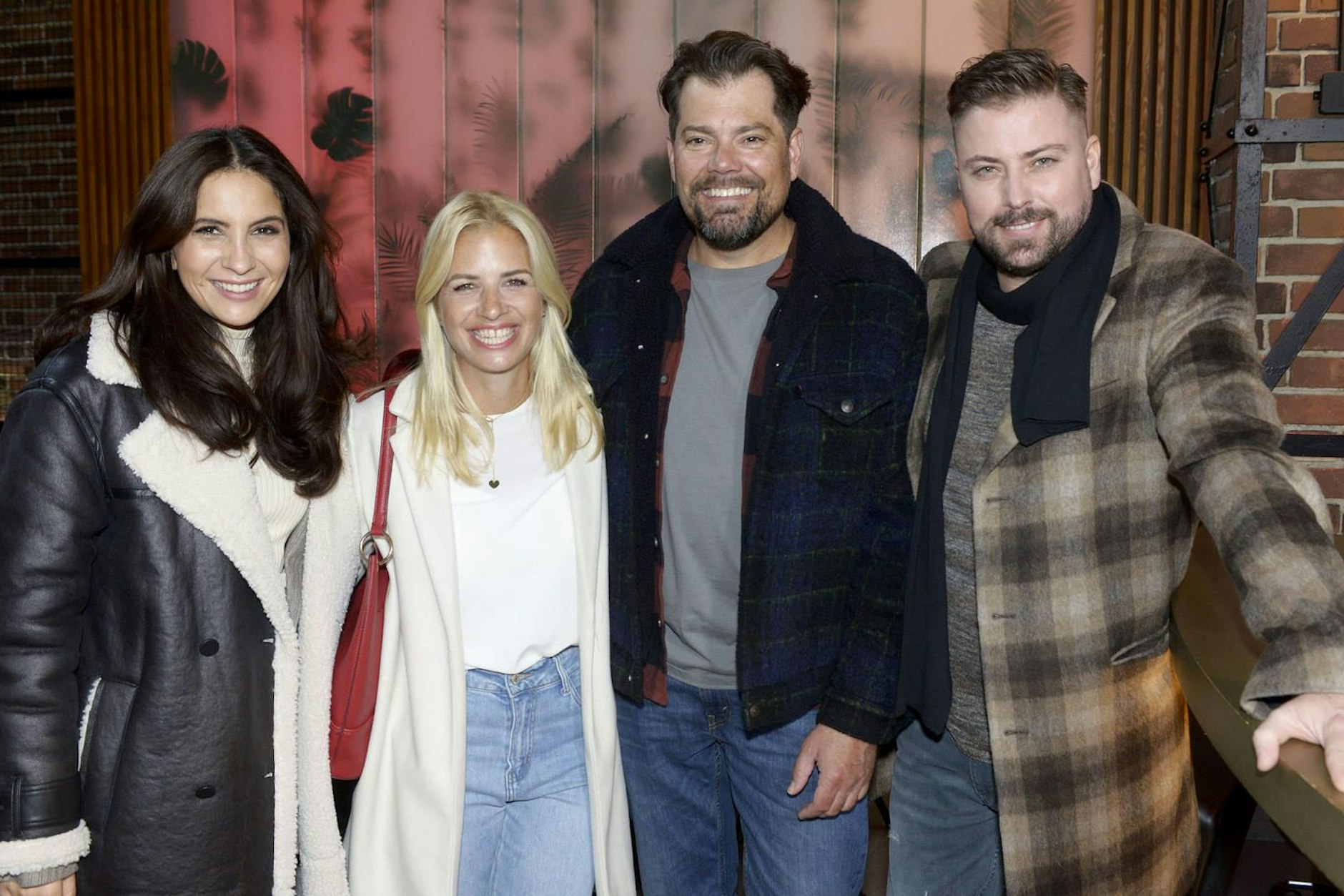 Der Traum so vieler GZSZ-Fans wird Wirklichkeit. Susan Sideropoulos (2.v.l.) ist wieder zurück im Berliner Kiez.