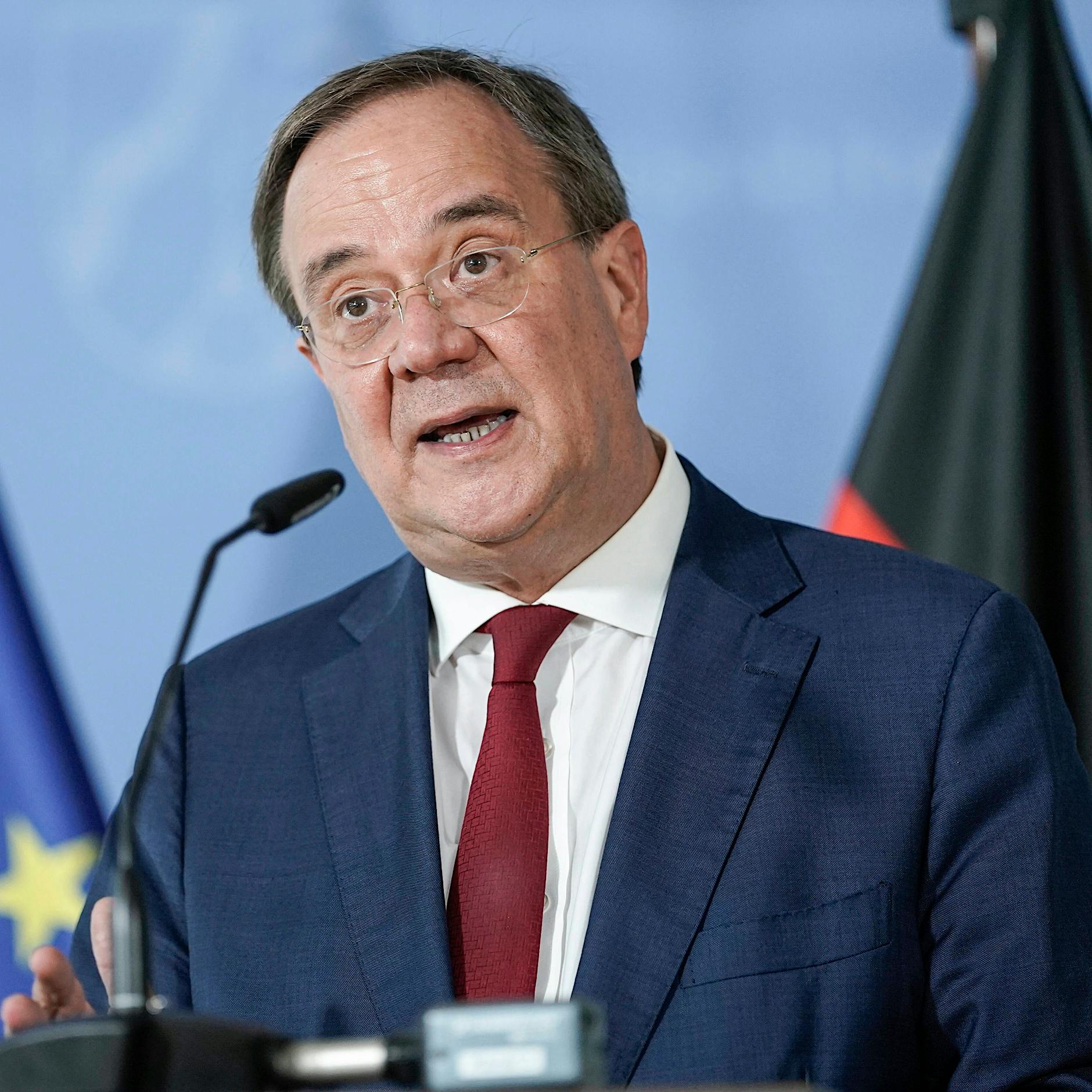 Wiederholungswahl in Berlin: Warum ist Armin Laschet wieder auf Wahlplakaten?