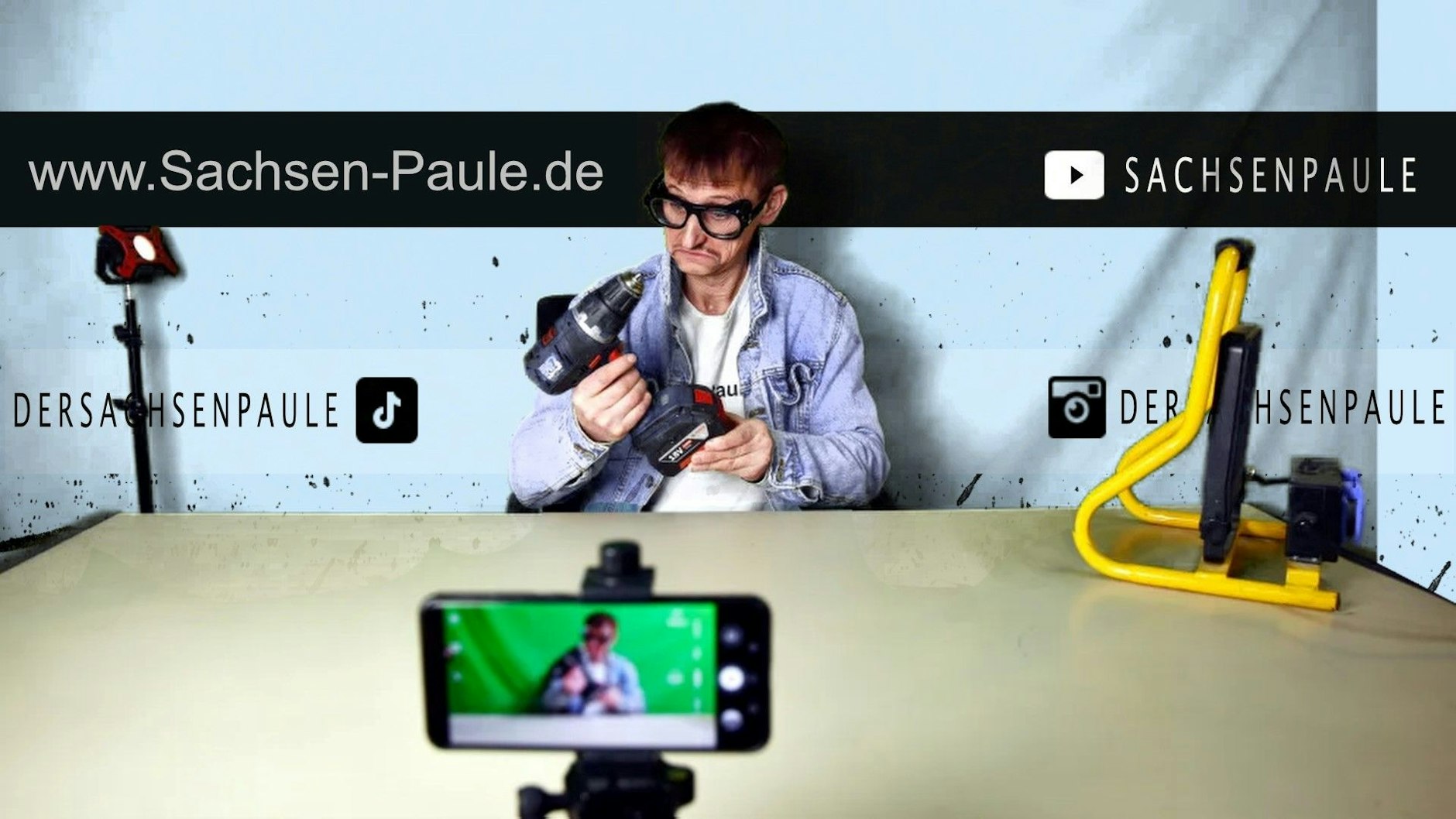 Sachsen-Paule in seinem neuen Element: Beim Drehen von TikTok-Videos.