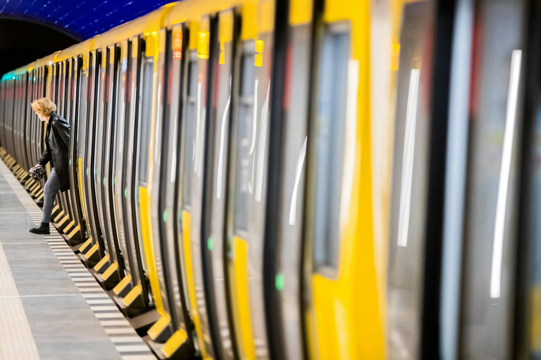 Seit Oktober gibt es in Berlin das 29-Euro-Ticket für den öffentlichen Personennahverkehr. Nun wurde den Kunden aber zu viel Geld abgebucht.