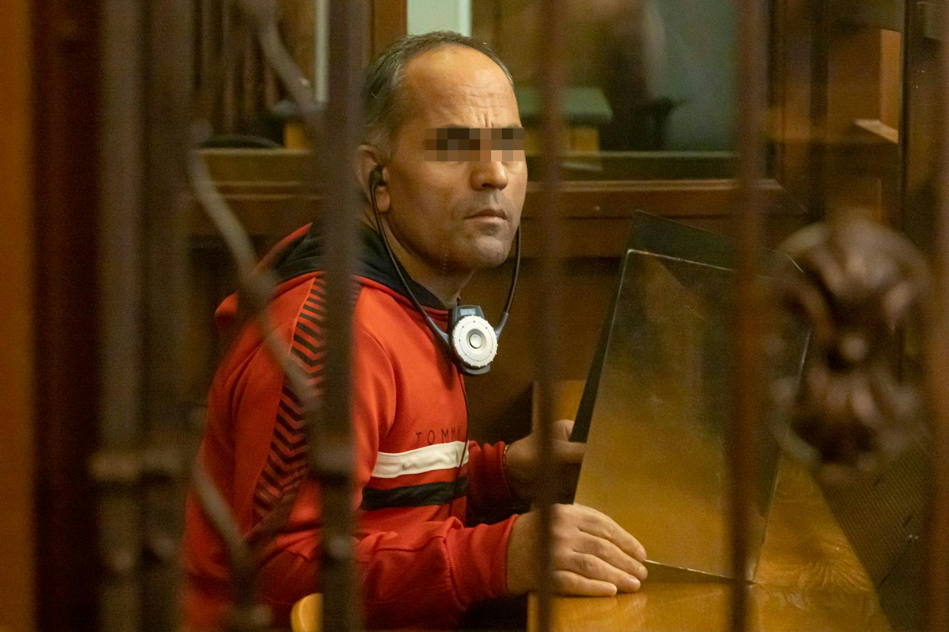 Gul A. soll seine Ex-Frau auf offener Straße in Pankow mit einem Messer attackiert und getötet haben.