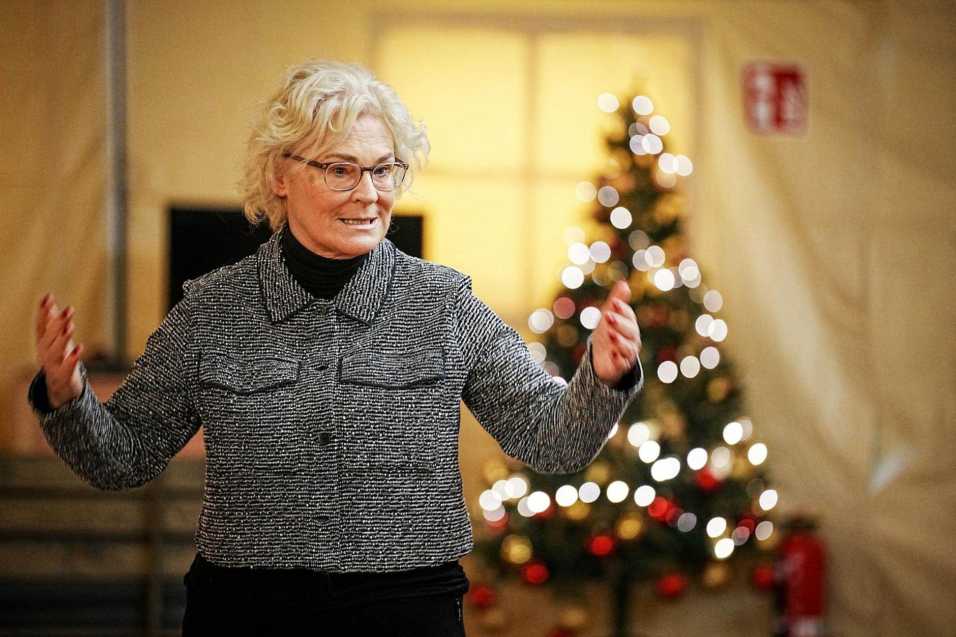 Verteidigungsministerin Christine Lambrecht steht wegen eines Silvester-Videos in der Kritik.