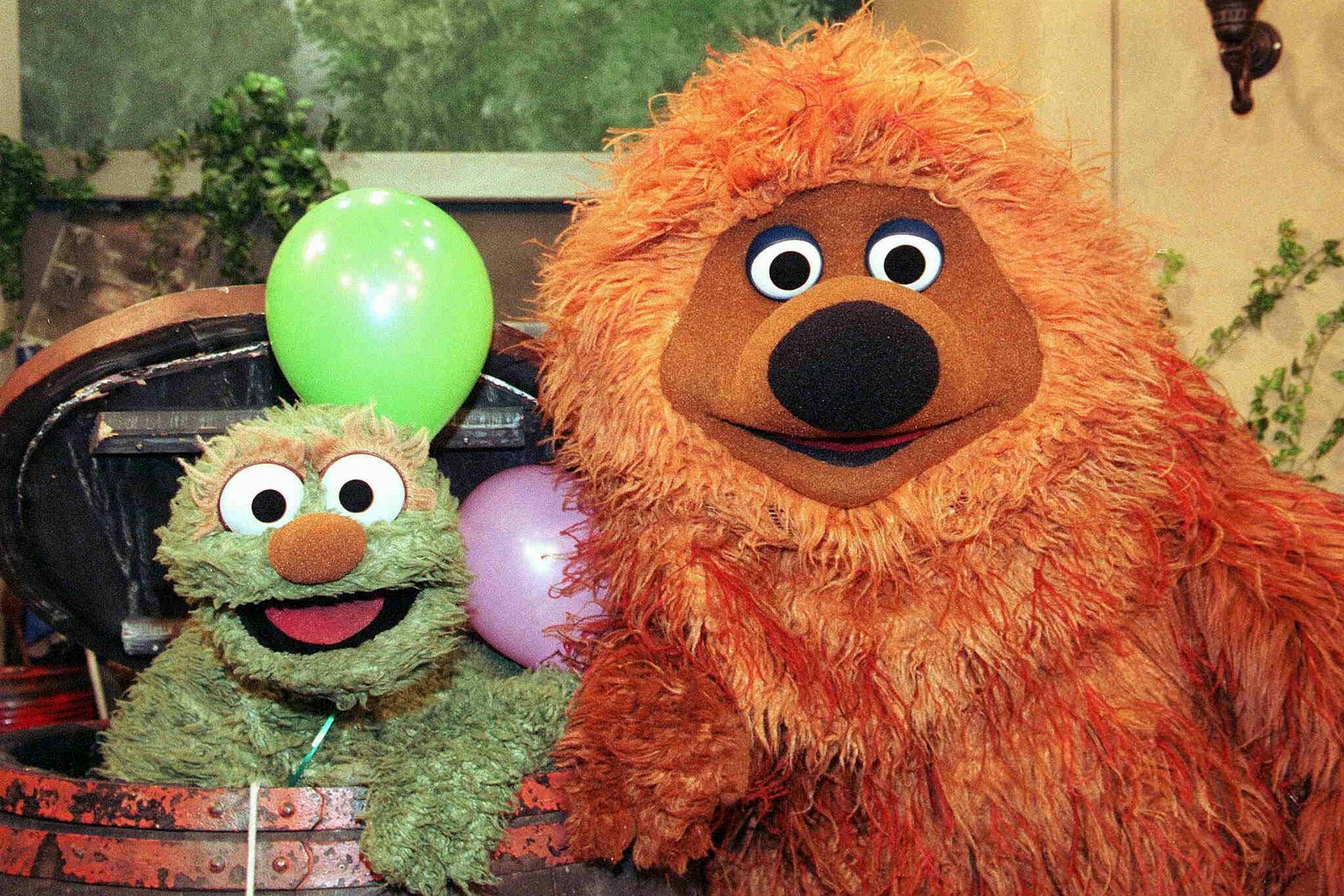 Rumpel (l.) und Samson, dem deutschen Star der „Sesamstraße“