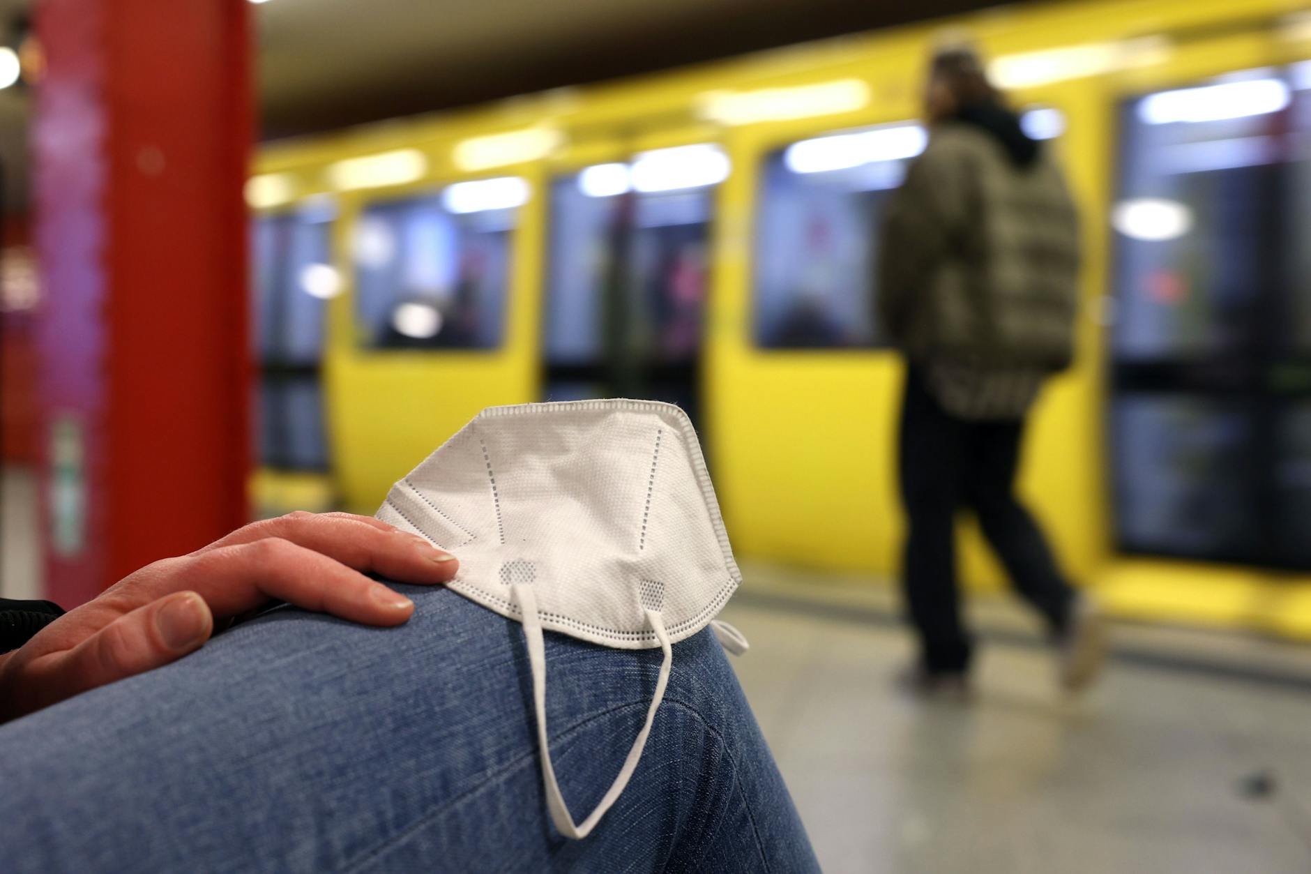 Die Maskenpflicht in den Berliner Öffis soll Anfang Februar fallen.