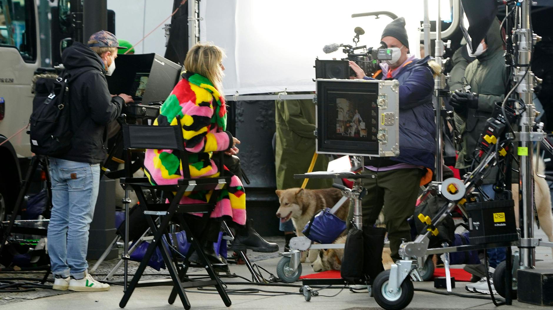 Allerhand Leute werden gebraucht: Auch bei Heidi Klum, hier Dreharbeiten zu „Germanys Next Topmodel“ vor dem Hotel Adlon (2020).