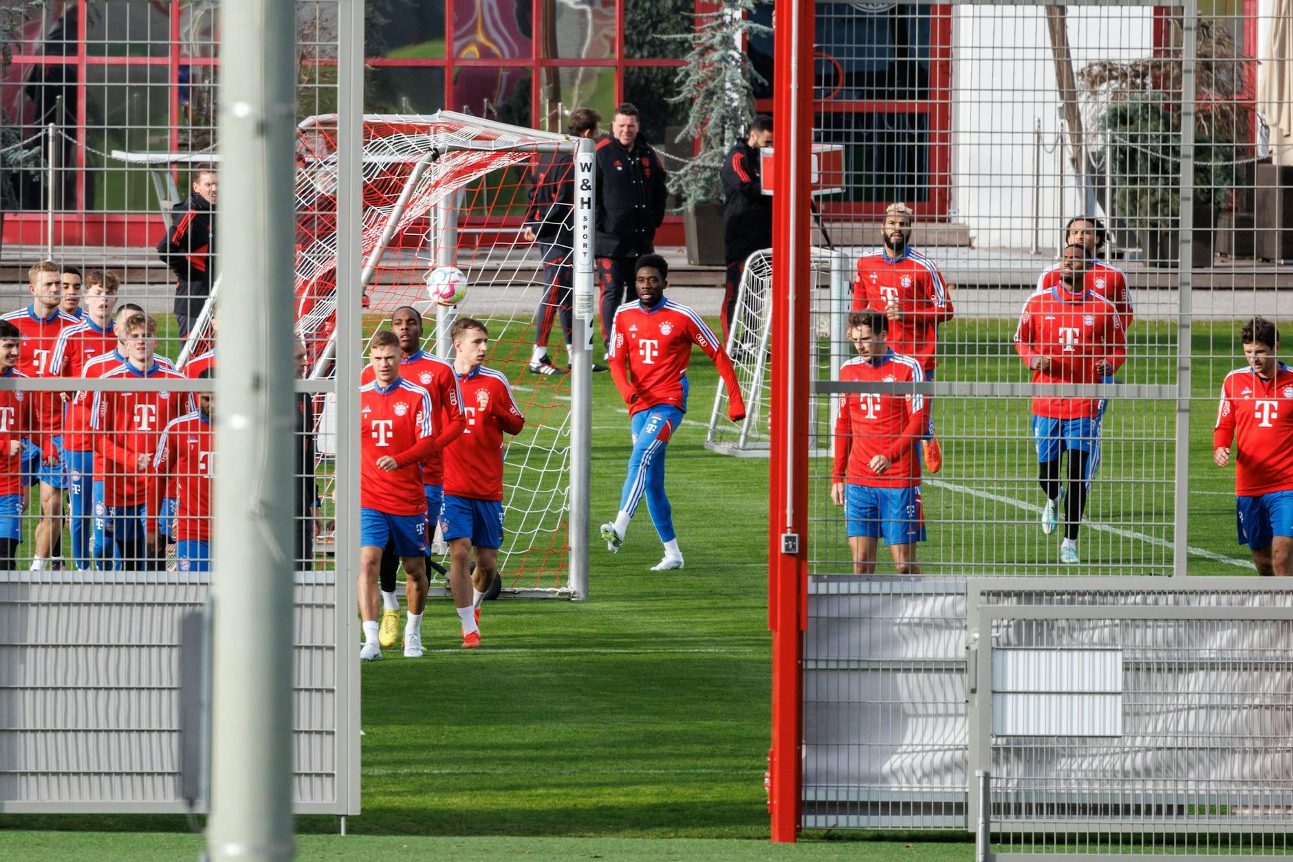 Auftakt beim FC Bayern: Am Freitag geht es ins Trainingslager nach Katar weiter.