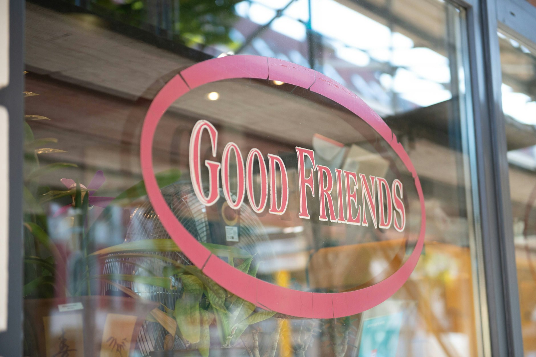 Bekannte Adresse: Bis heute kann man in der Kantstraße in Charlottenburg gut Chinesisch essen.