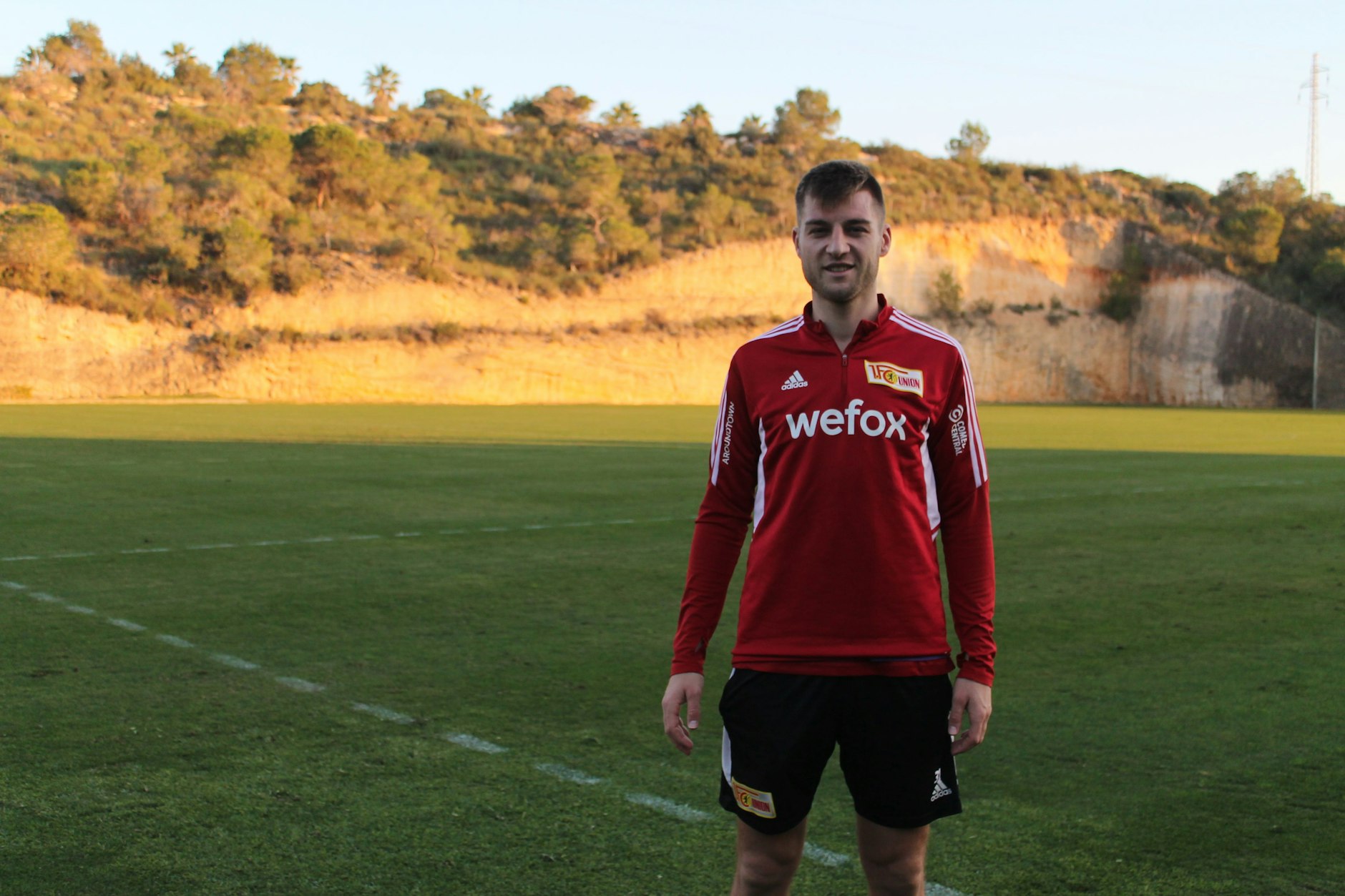 Robin Knoche nach dem Exklusivinterview auf dem herrlich gelegenen Trainingsplatz im spanischen Campoamor.