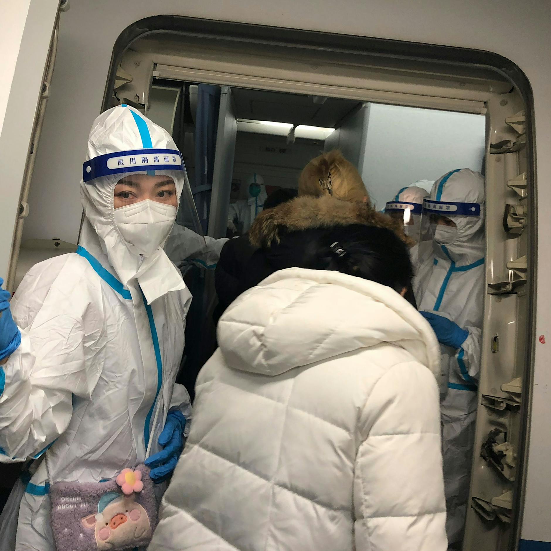 Update! Omikron-Subvariante XBB.1.5: So gefährlich ist die neue Corona-Mutante tatsächlich! +++ Testpflicht für China-Reisende