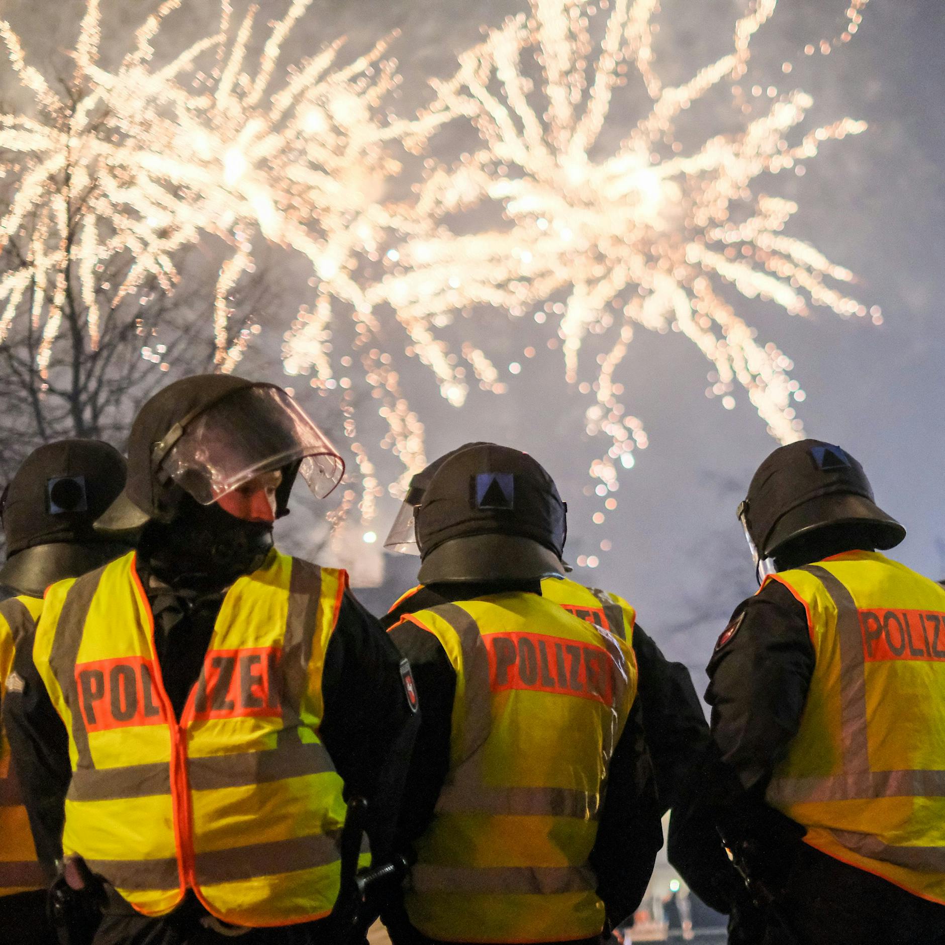Umfrage nach Skandal-Silvester: Mehrheit will Böllerverbot in Deutschland!