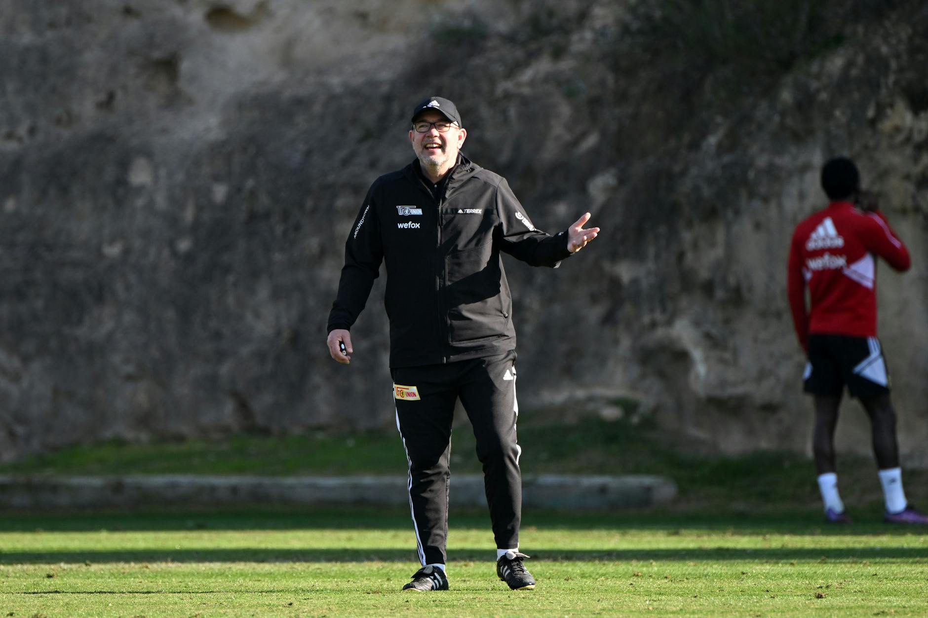 Union-Coach Urs Fischer griff im Training immer wieder korrigierend ein.