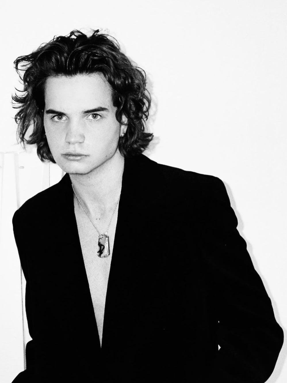 Mit seinen 22 Jahren ist <strong>Luis Dobbelgarten</strong> Gründer und Creative Director der rasant wachsenden Marke No/Faith Studios in der Eifel. Er sieht in Berlin keine Zukunft für sein Label.