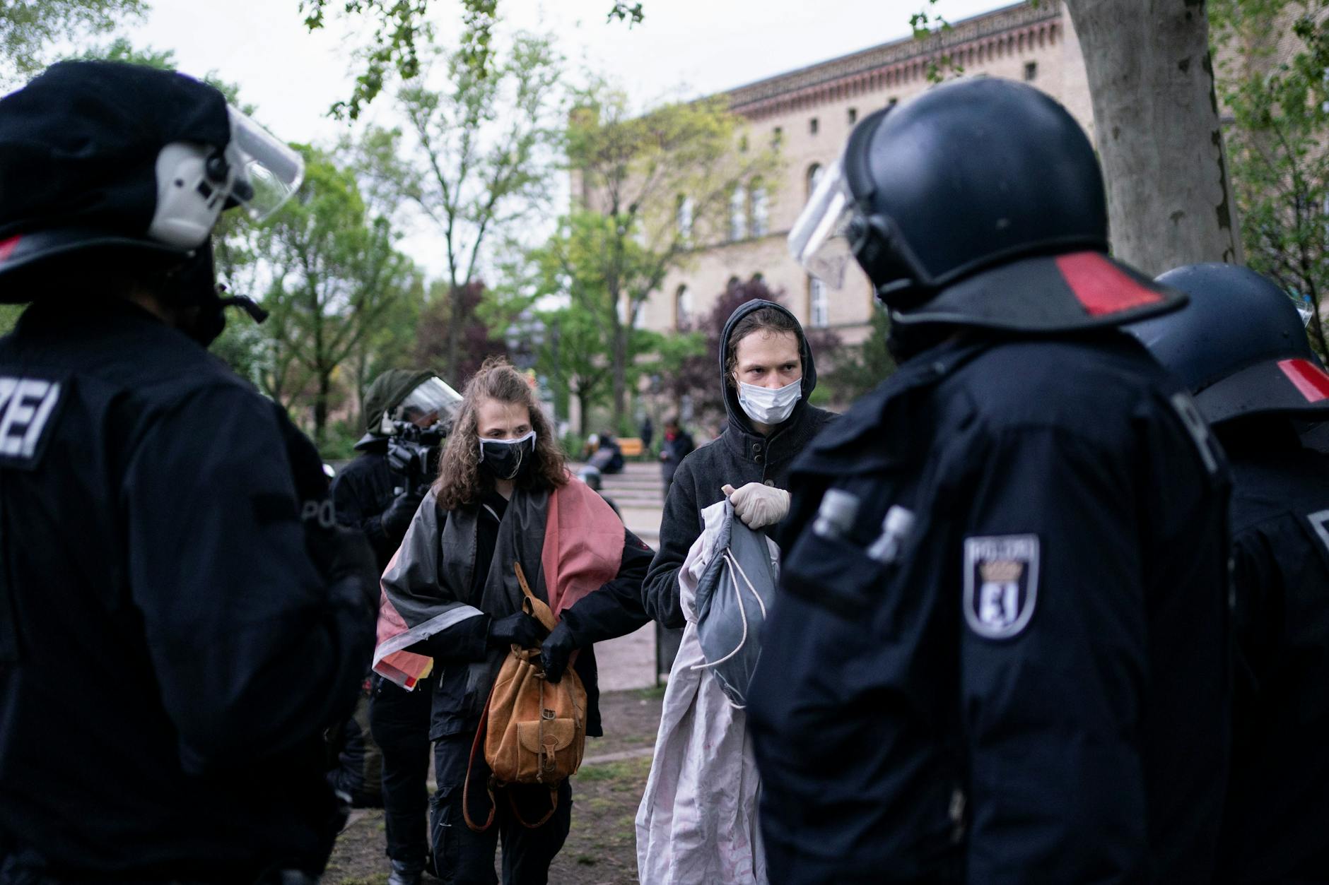 Tragen auch alle ihre Corona-Masken?