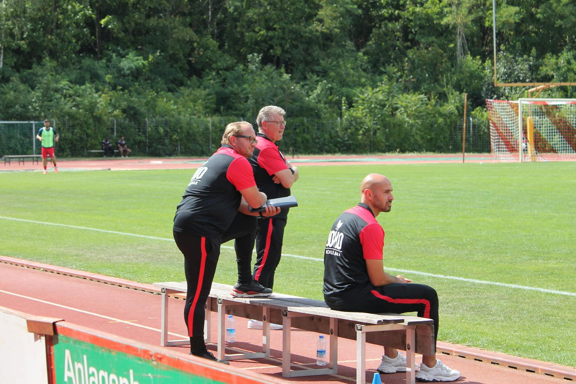 Von links nach rechts: Trainer Danny König, Teamchef Roland Kroos und Assistenzcoach Velimir Jovanovic sind für die sportlichen Geschicke des GFC verantwortlich.
