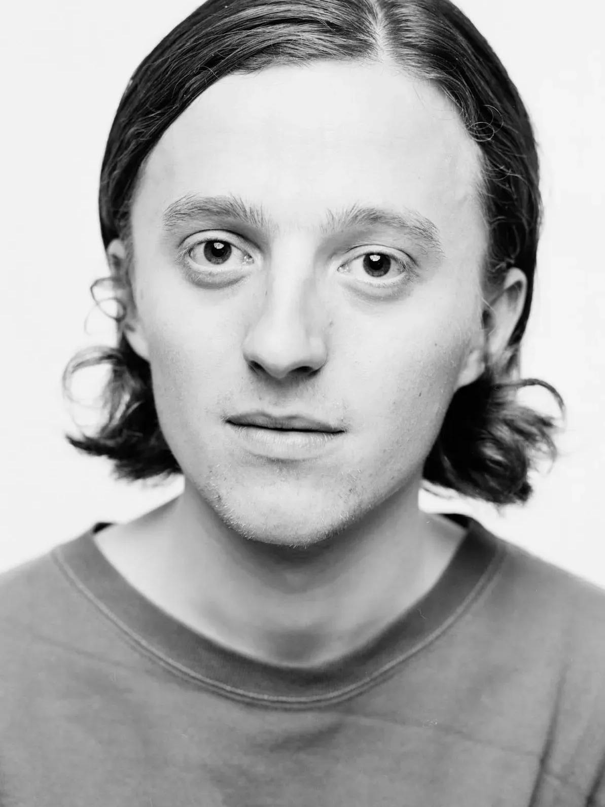 Der gebürtige Hamburger <strong>Gerrit Jaco</strong><strong>b</strong> hat seinen Master an der renommierten Central Saint Martins University of the Arts in London gemacht. Sein junges, gleichnamiges Label führt er derzeit aus Berlin heraus.