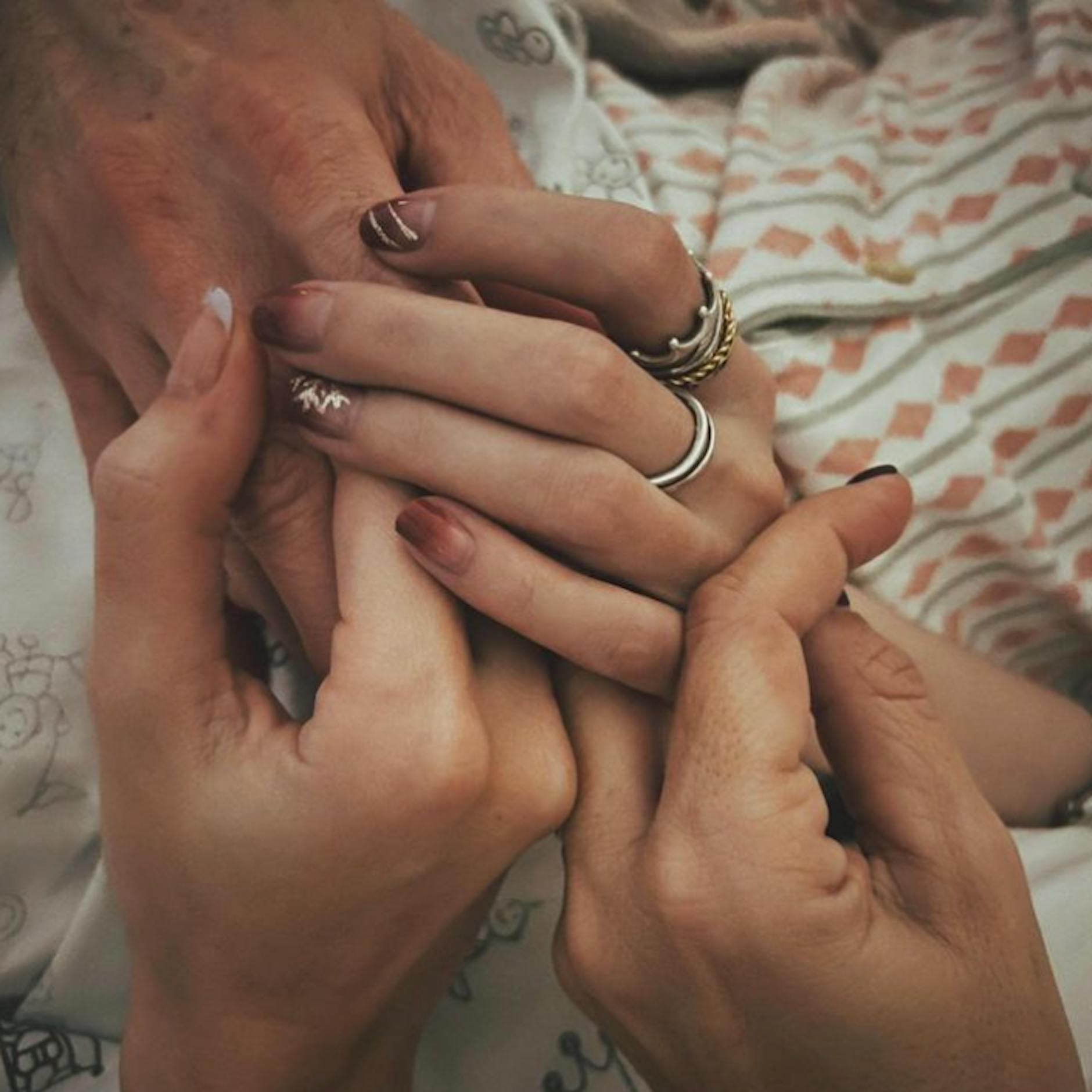 Influencerin stirbt mit nur 20 Jahren an Krebs – und verabschiedet sich mit DIESEN starken Worten