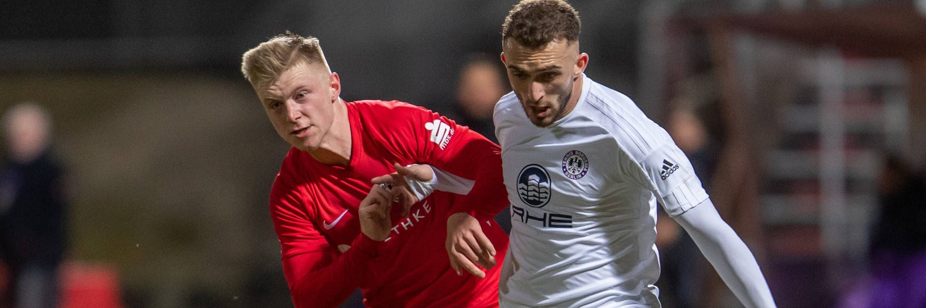 Etienne Nikol (l.), hier noch im Dress des SV Babelsberg, schließt sich Regionalligist Tennis Borussia an.