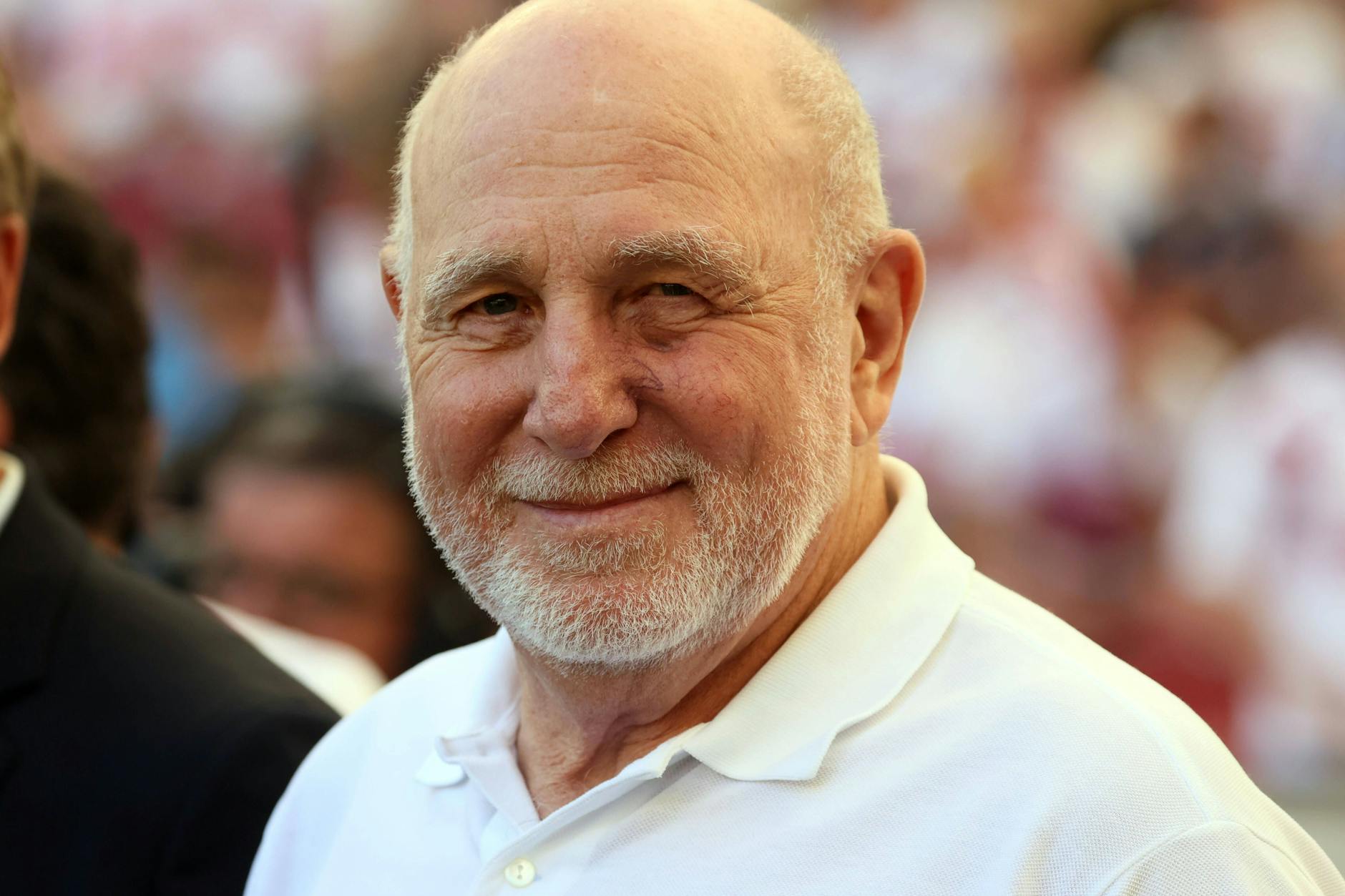 Dieter Hoeneß geht es im Ruhestand offensichtlich prächtig, im Mai 2022 ist ihm die Lebensfreude deutlich anzusehen.