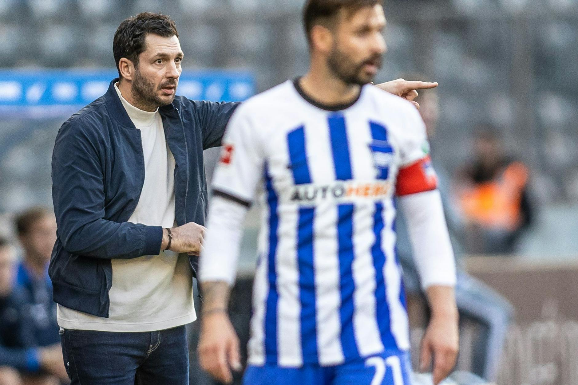 Herthas Trainer Sandro Schwarz hält trotz des Fehlens von Marvin Plattenhardt im Trainingslager an seinem Kapitän fest. 