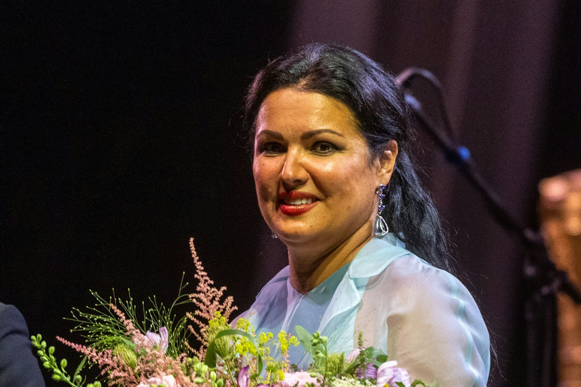 Der russische Opernstar Anna Netrebko auf einem Foto aus dem Sommer 2022. Die Ukraine hat die bekannte russische Sängerin jetzt auf eine Sanktionsliste gesetzt.&nbsp;&nbsp;