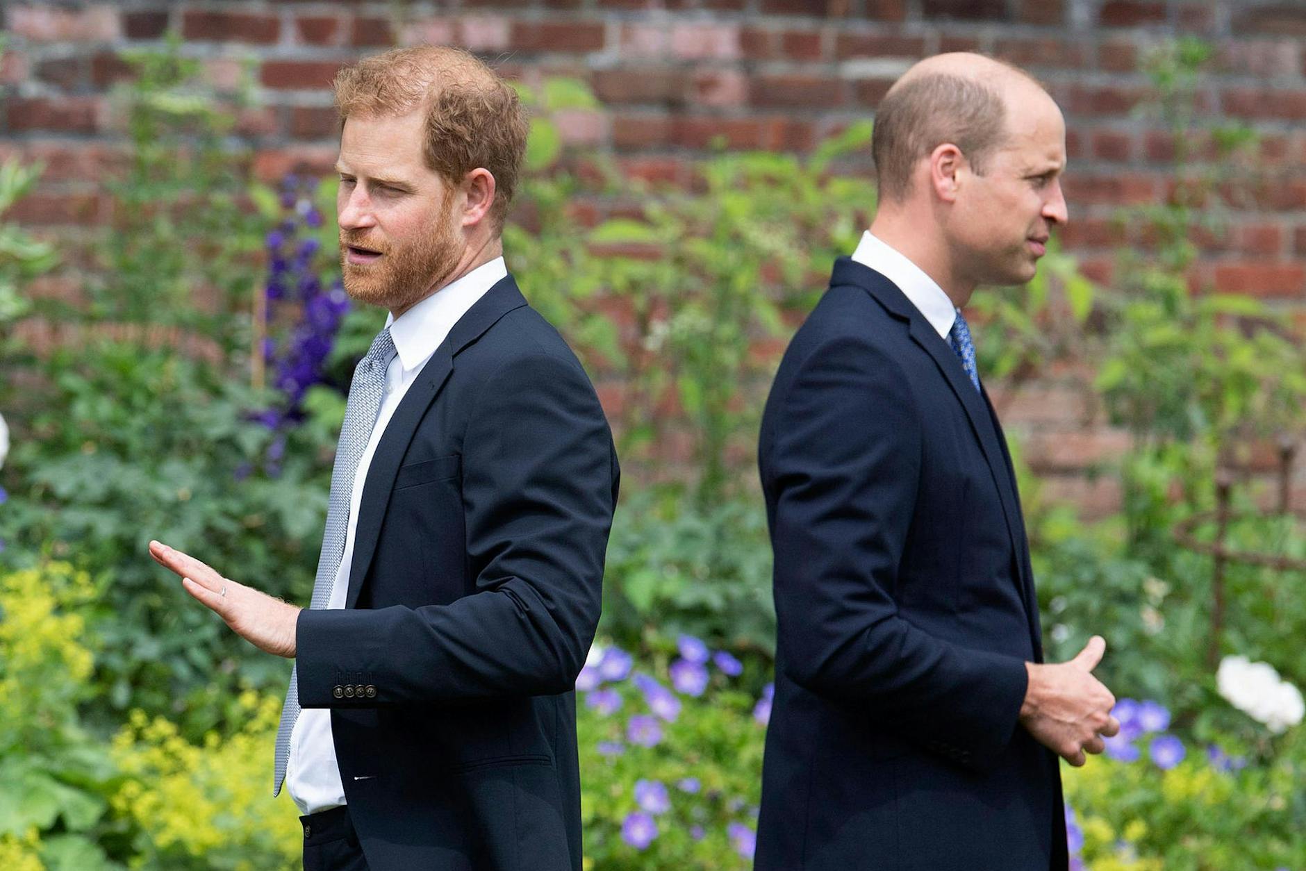 Kein Herz und eine Seele: Harry (l.) und William scheinen sich öfter in die Haare zu bekommen als gemeinhin vermutet wurde. 